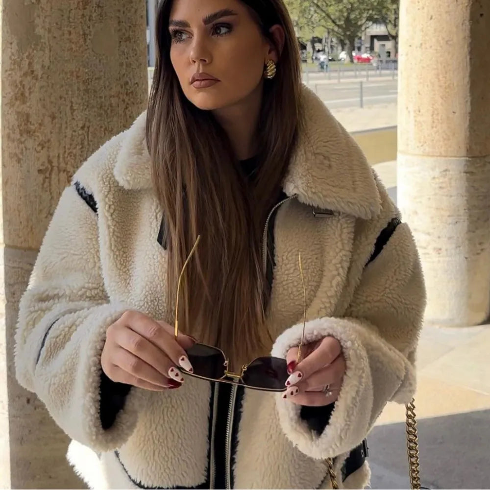 Mira - Warme Teddy Lammy Coat – Cosy Fall Vibes | FormaLuxe