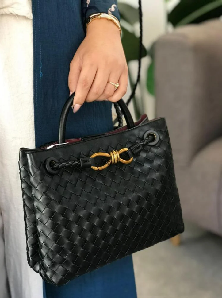 Wells | Tote Woven Shoulder Bag Black | FormaLuxe