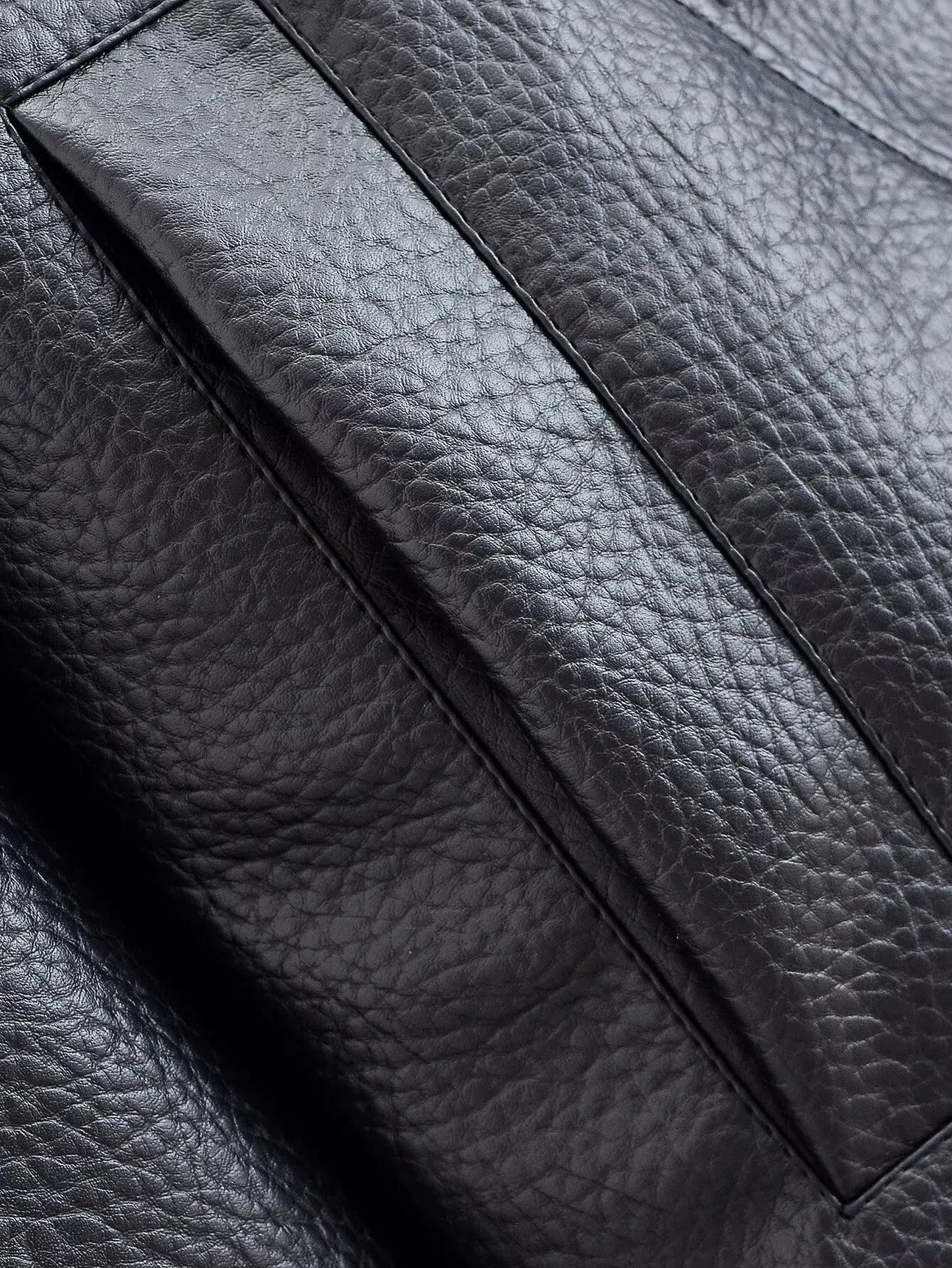 Felicia | Veste oversize à col montant en similicuir Noir | FormaLuxe