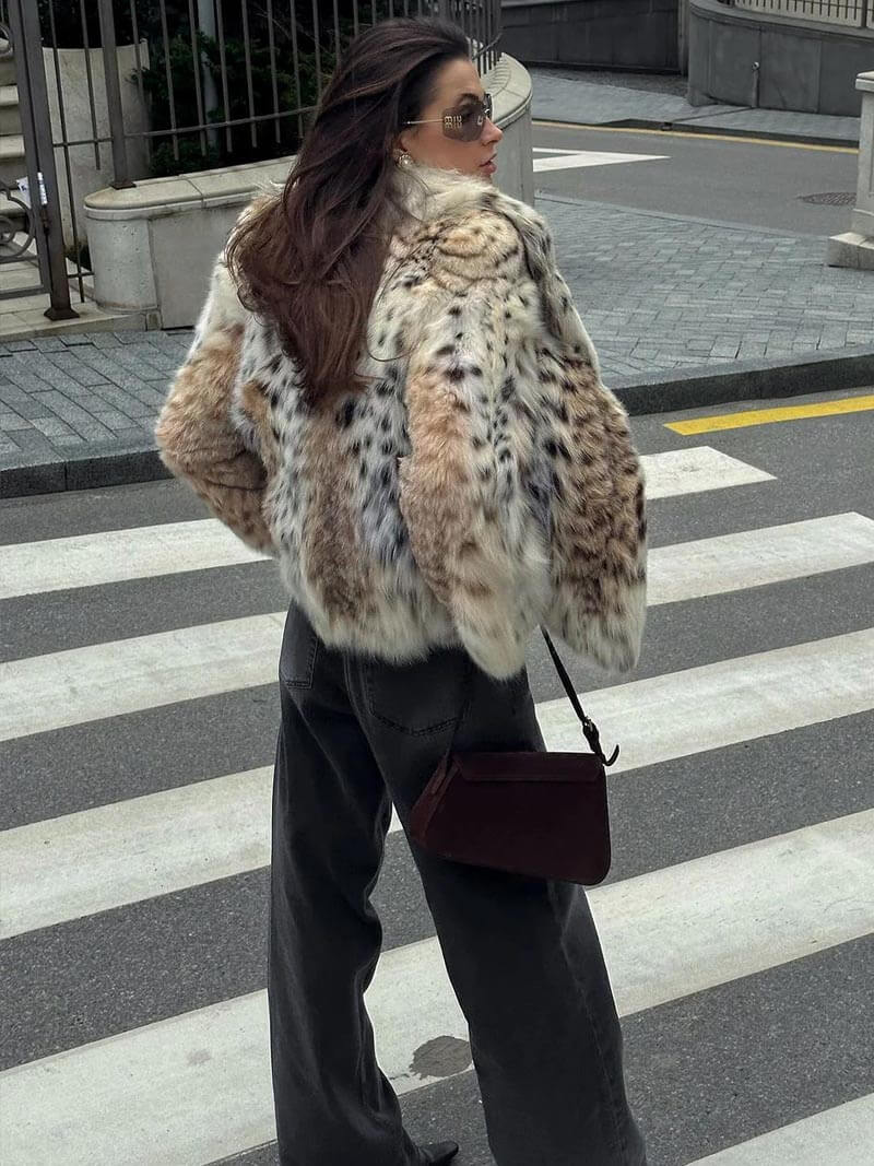 Zoe | Oversized Faux Fur Jacket Brown | FormaLuxe