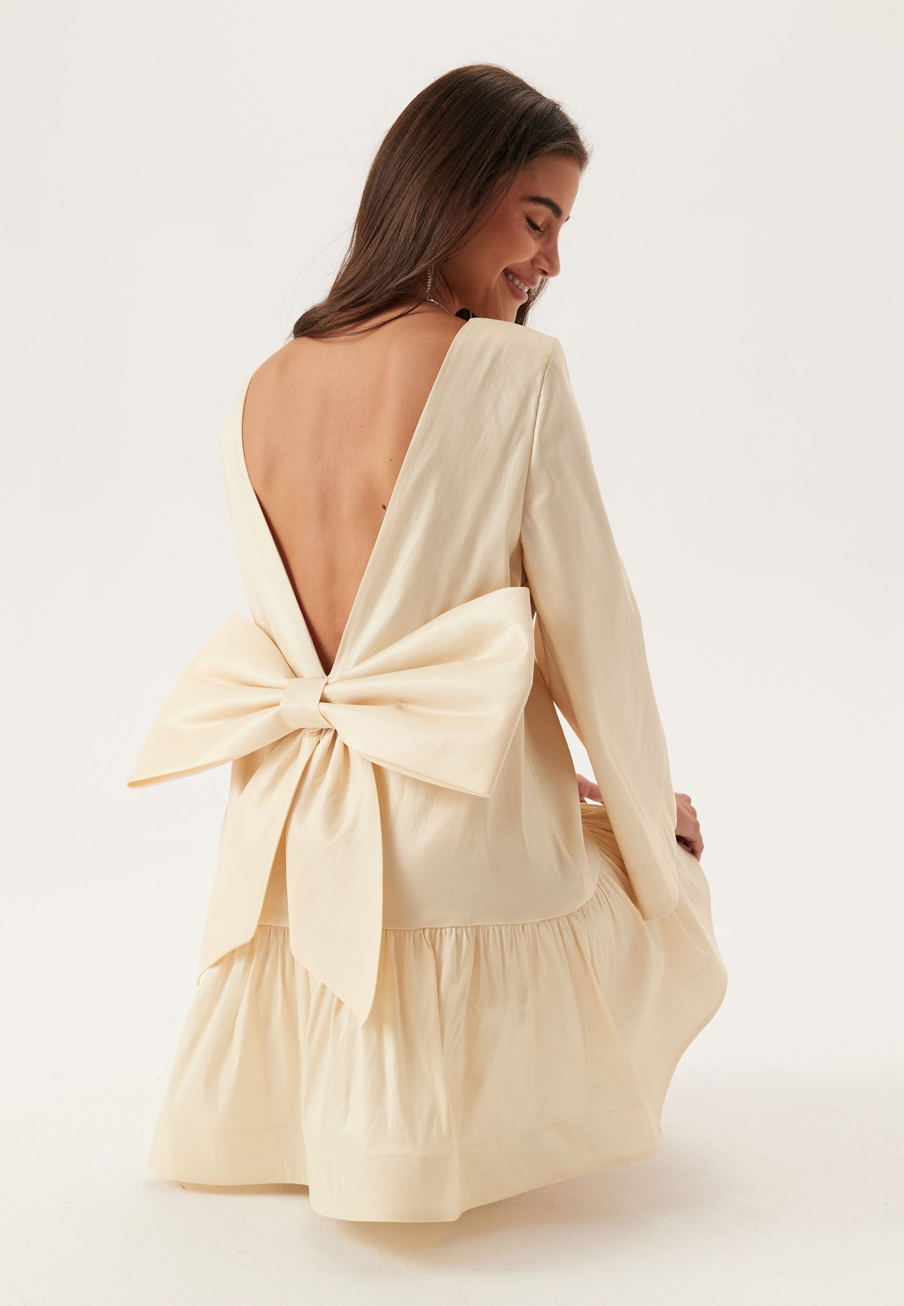 Bogenförmiges Shift-Kleid – Clothes | FormaLuxe