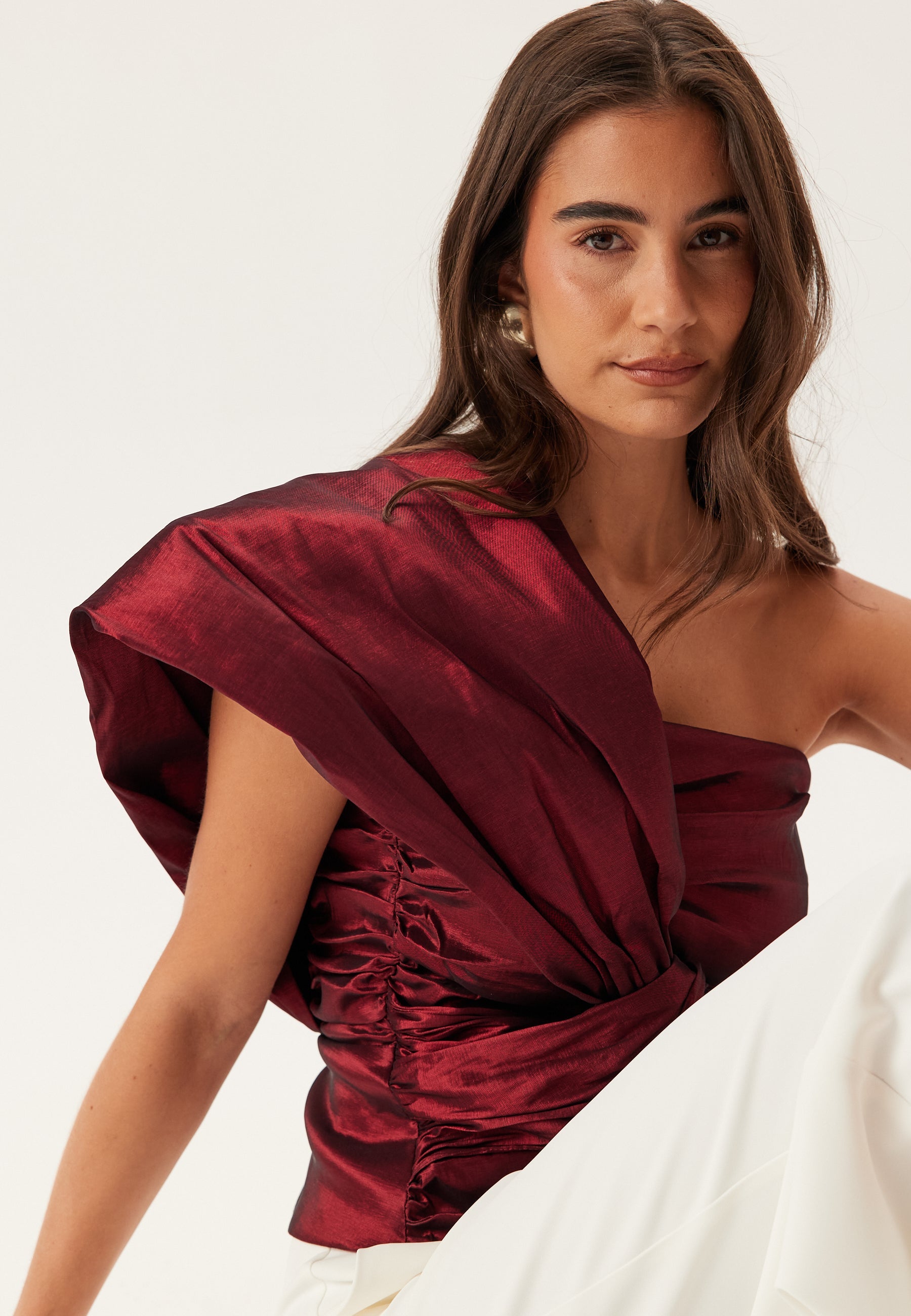 Ein-Schulter-Oberteil mit Schleife – Clothes | FormaLuxe