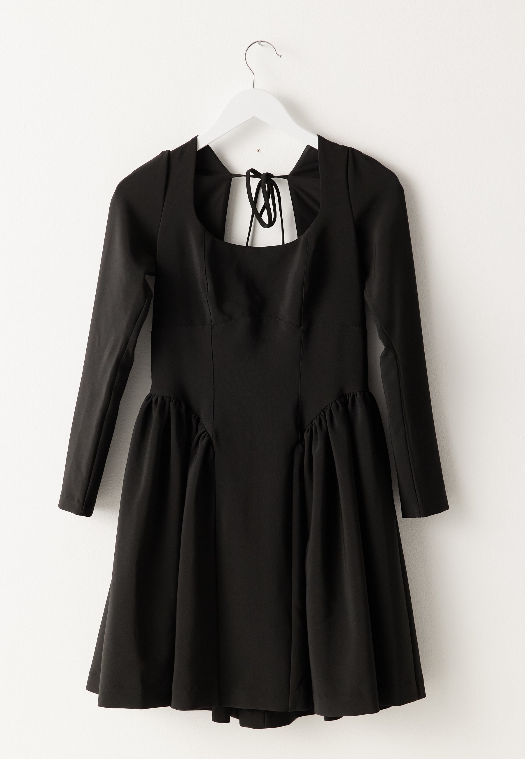 Voluminöser Rock, langärmeliges Minikleid – Clothes | FormaLuxe
