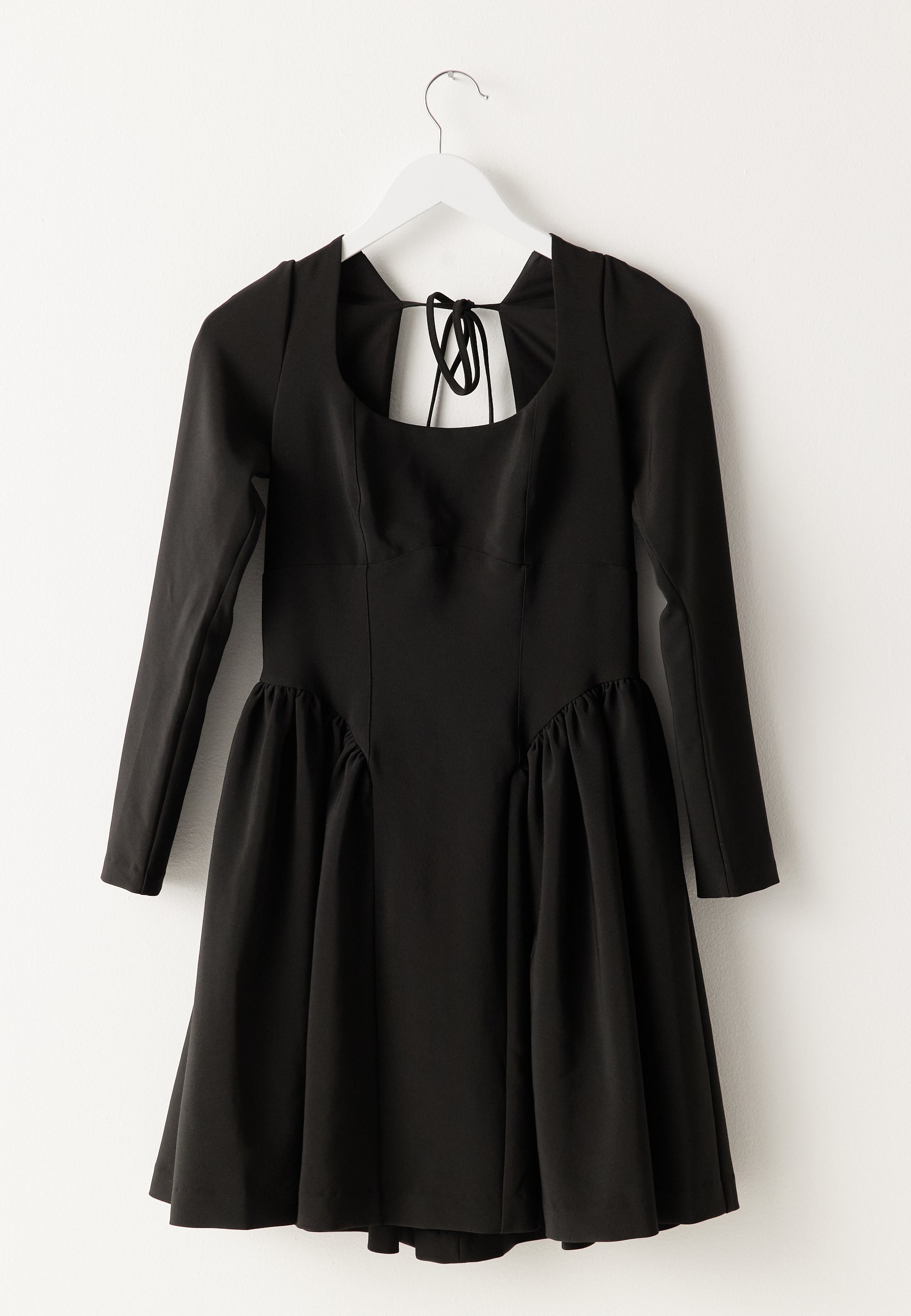 Voluminöser Rock, langärmeliges Minikleid – Clothes | FormaLuxe