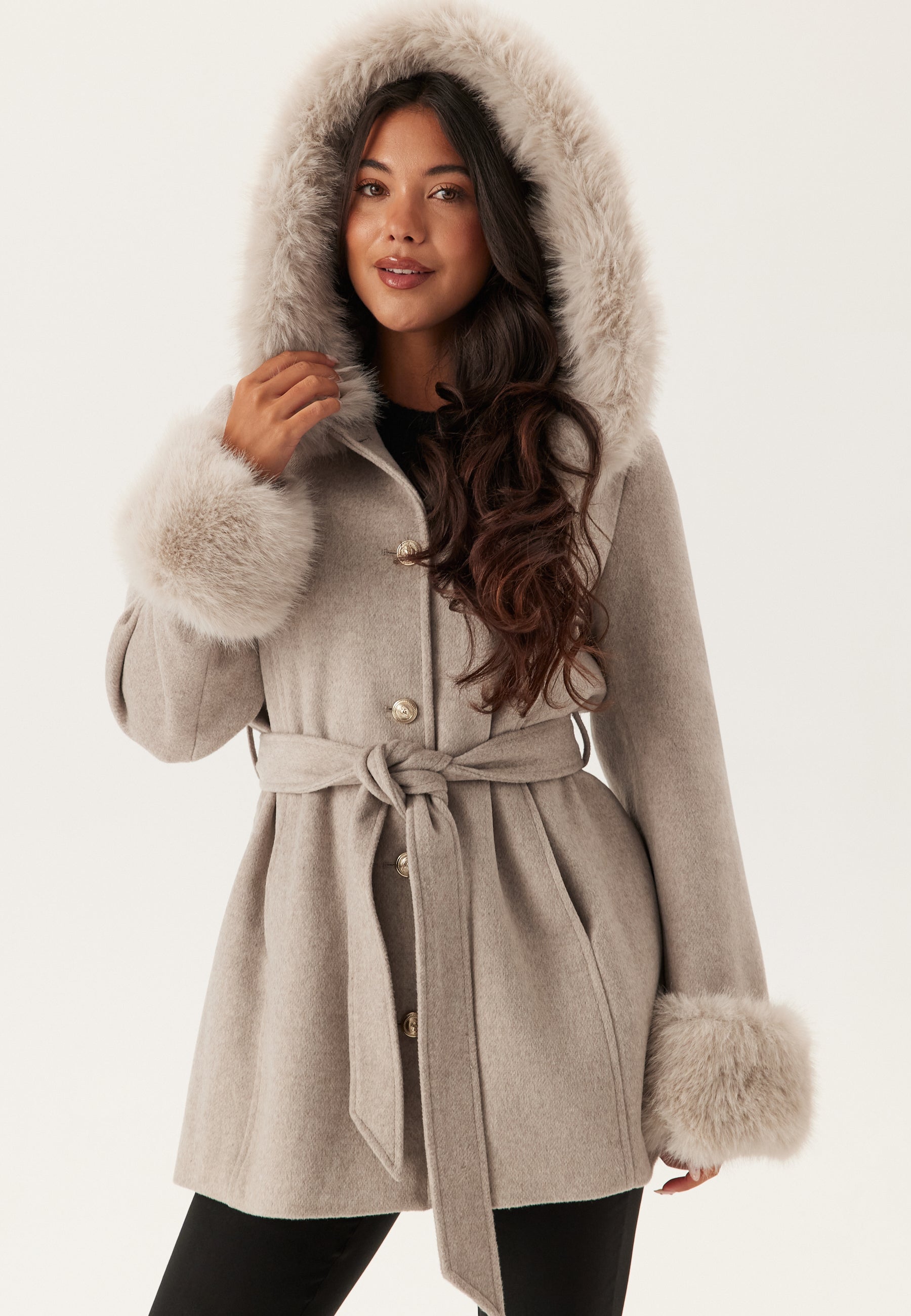 Clara – Urbaner Wollmantel mit Kapuze – Clothes | FormaLuxe
