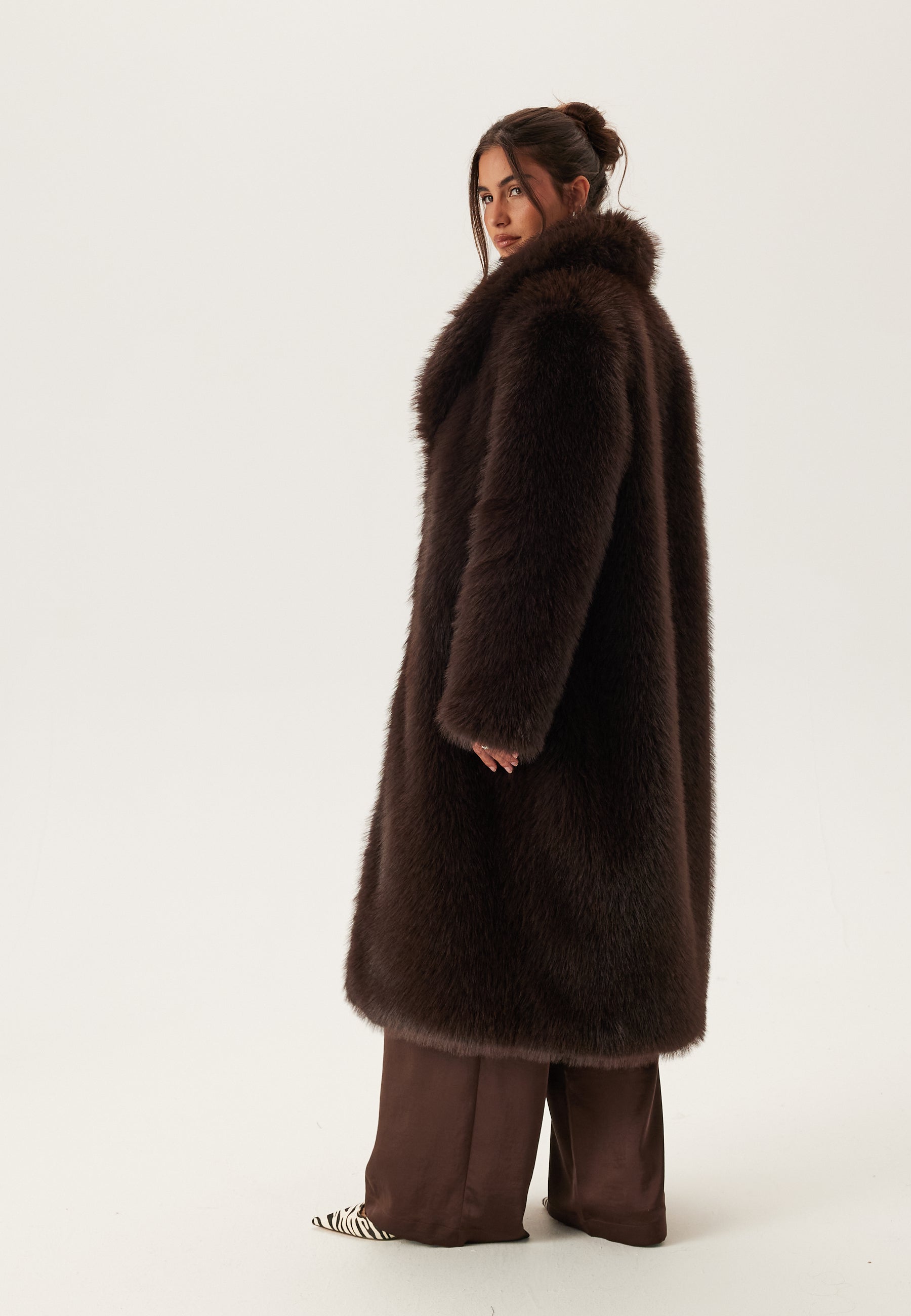 Langer Kunstpelzmantel – Clothes | FormaLuxe
