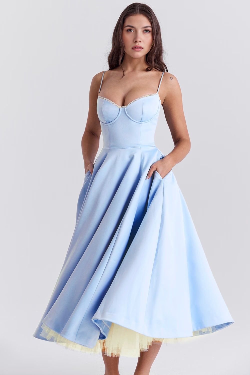 Cloe Midikleid – Babyblau