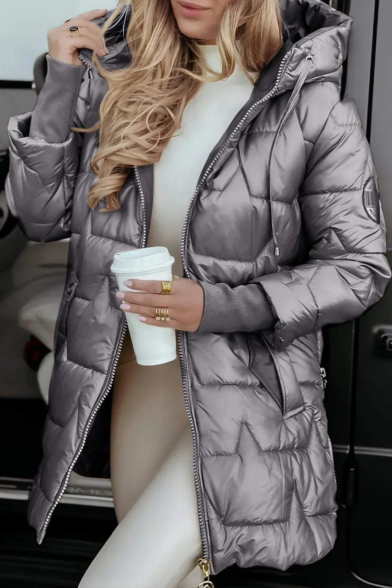 Ana  | Eleganter Wintermantel mit Kapuze und Futter Beige (Fast ausverkauft) | FormaLuxe