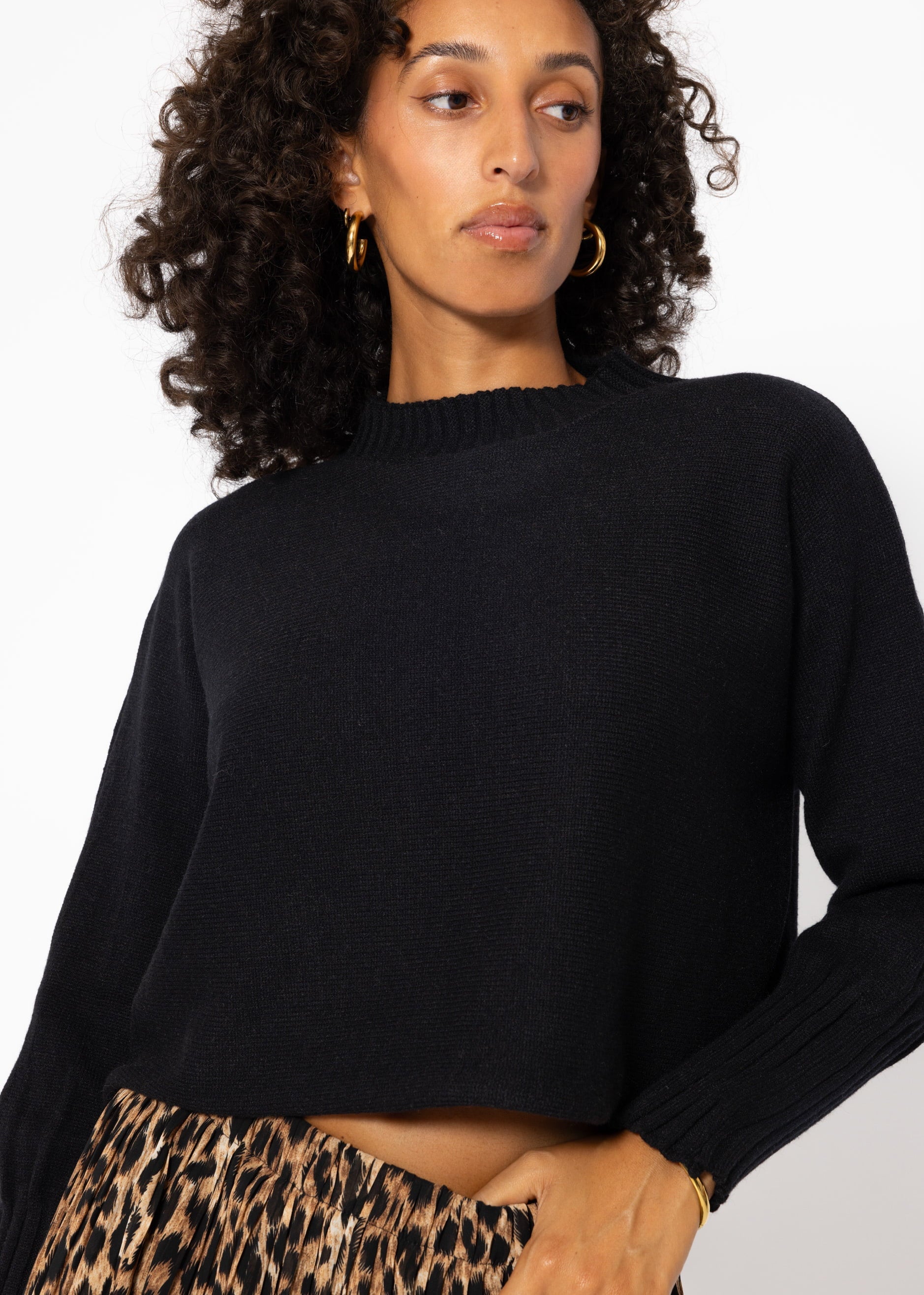 Lässiger Crop Pullover - schwarz – Bekleidung > Pullover | FormaLuxe