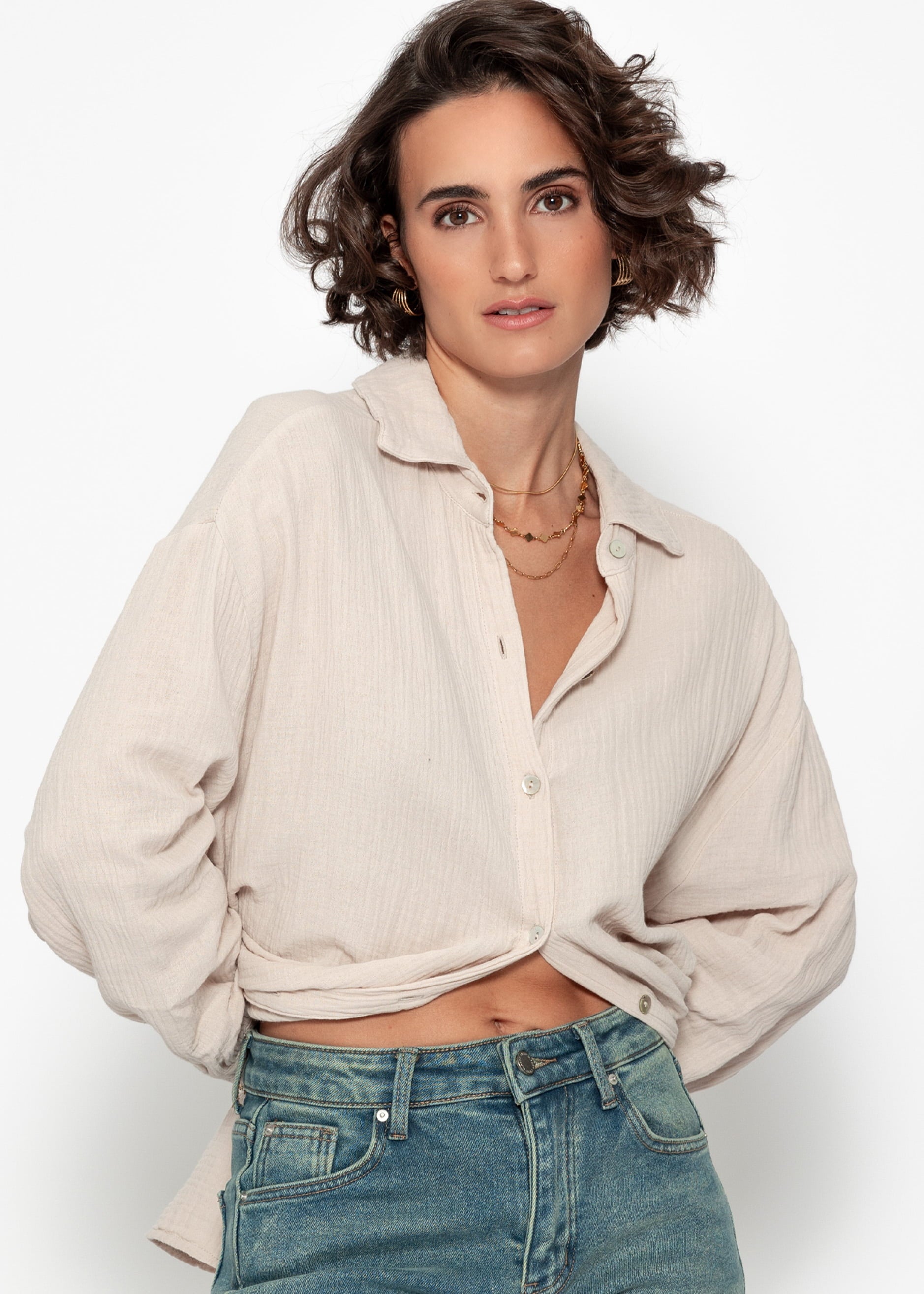 Musselin Bluse oversize, kurz, beige – Bekleidung > Blusen > Musselin > Oversize | FormaLuxe