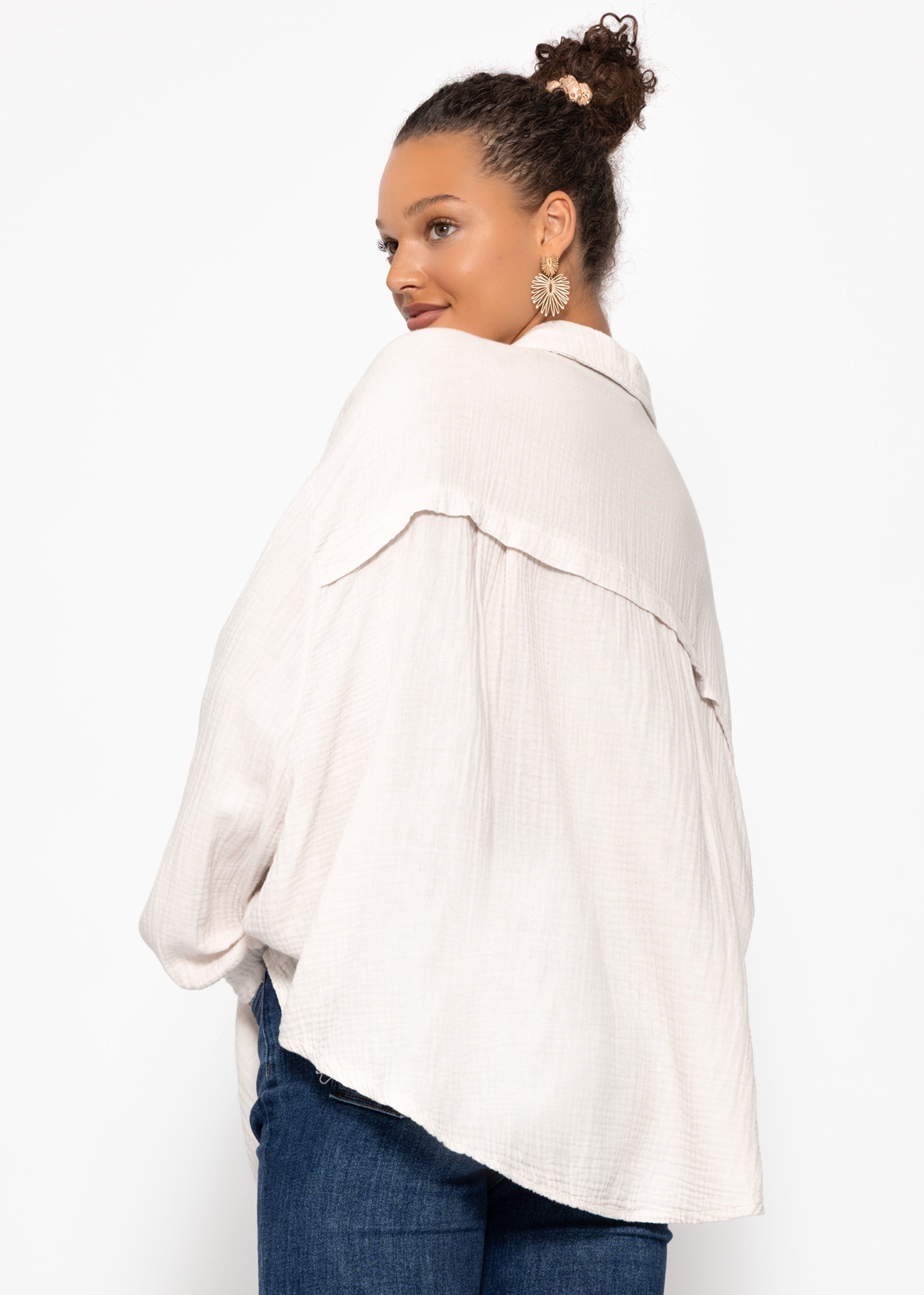 Musselin Bluse oversize, kurz, hellbeige – Bekleidung > Blusen > Musselin > Oversize | FormaLuxe
