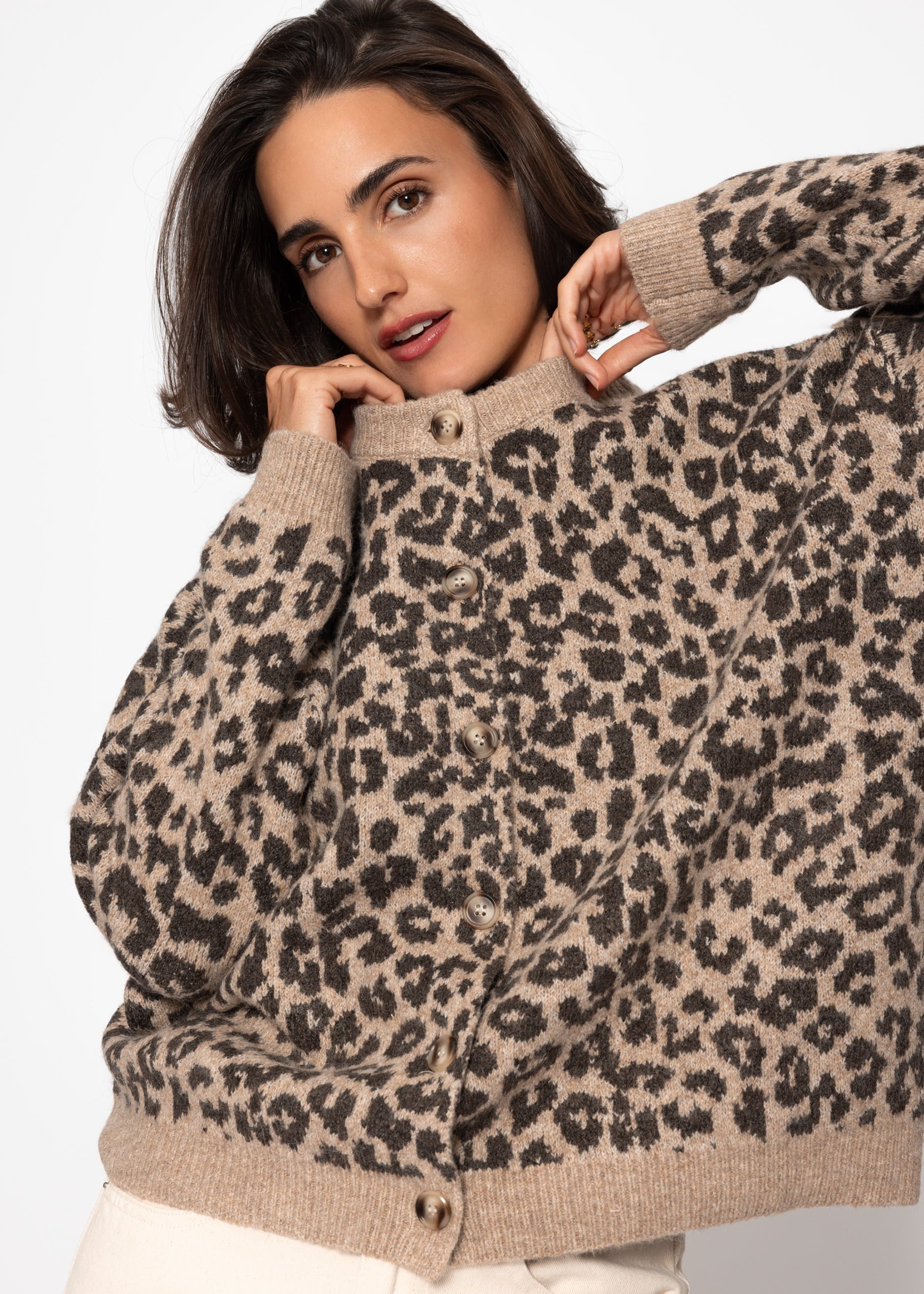 Cardigan mit Leo-Muster - braun – Bekleidung > Cardigans | FormaLuxe