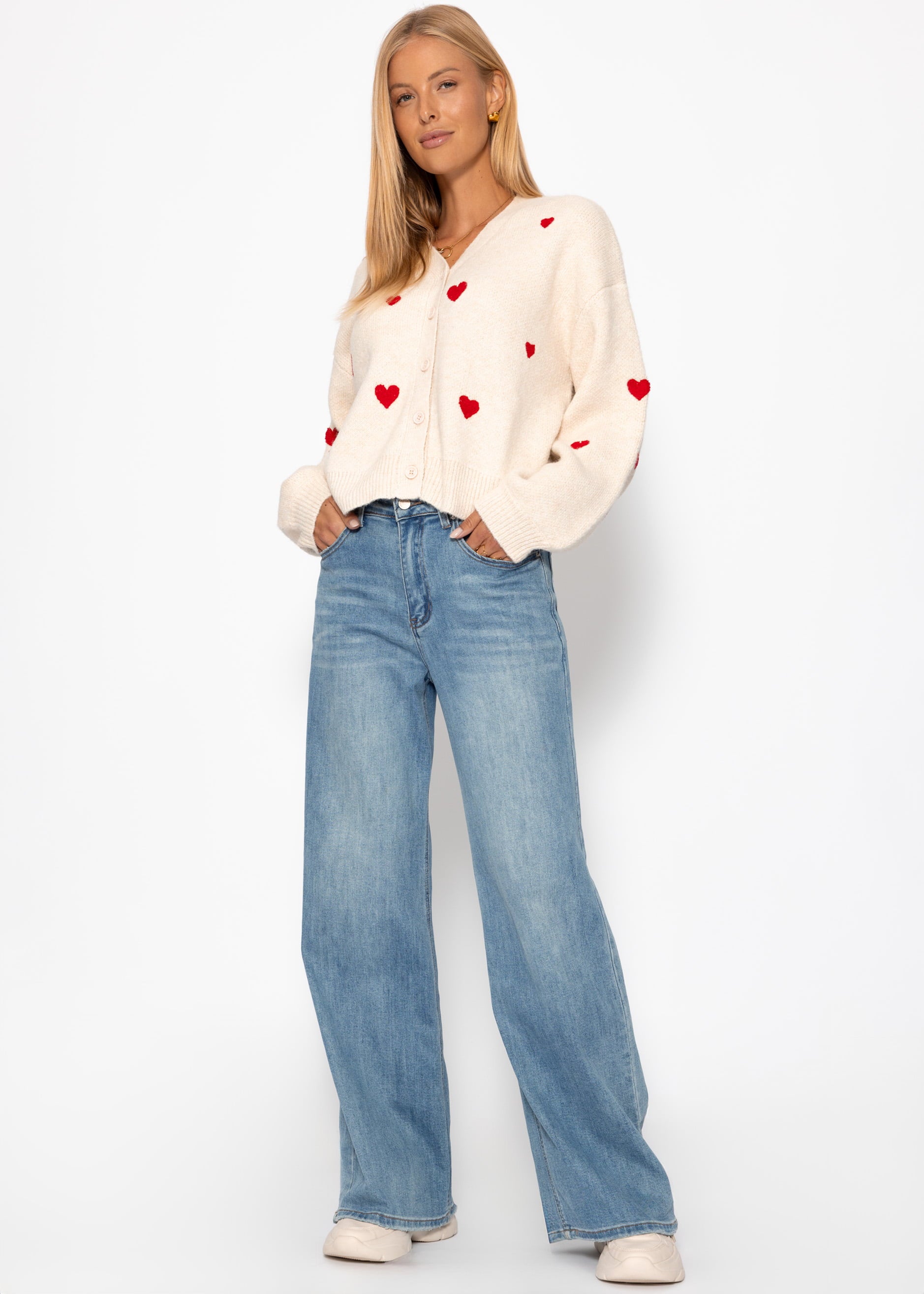 Cardigan mit roten Herzen - offwhite – Bekleidung > Cardigans | FormaLuxe