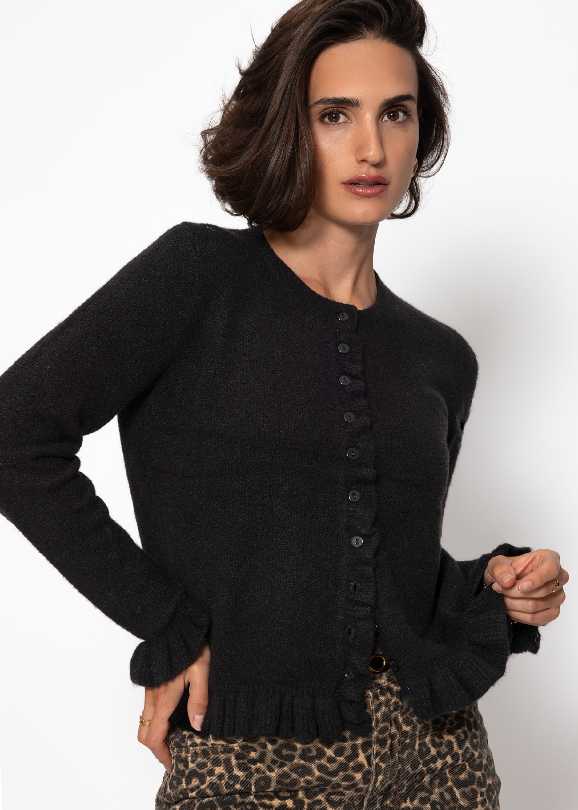 Cardigan mit Rüschen - schwarz – Bekleidung > Cardigans | FormaLuxe