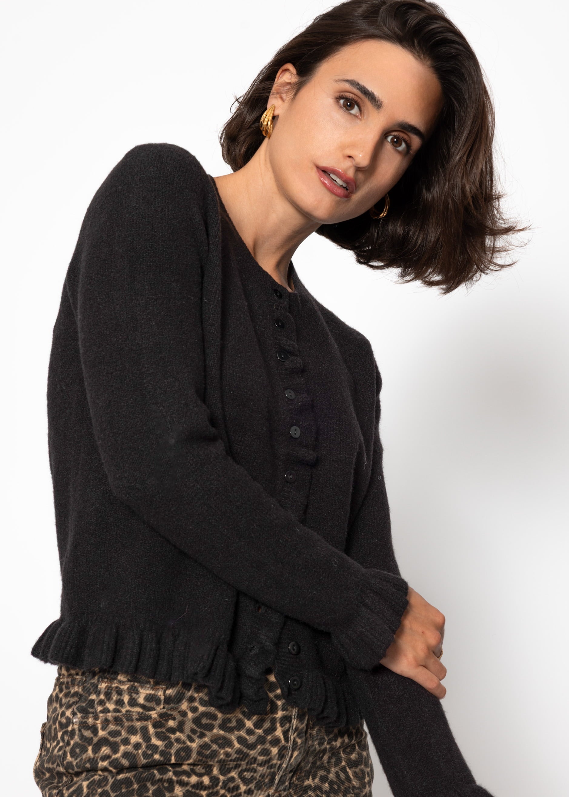 Cardigan mit Rüschen - schwarz – Bekleidung > Cardigans | FormaLuxe