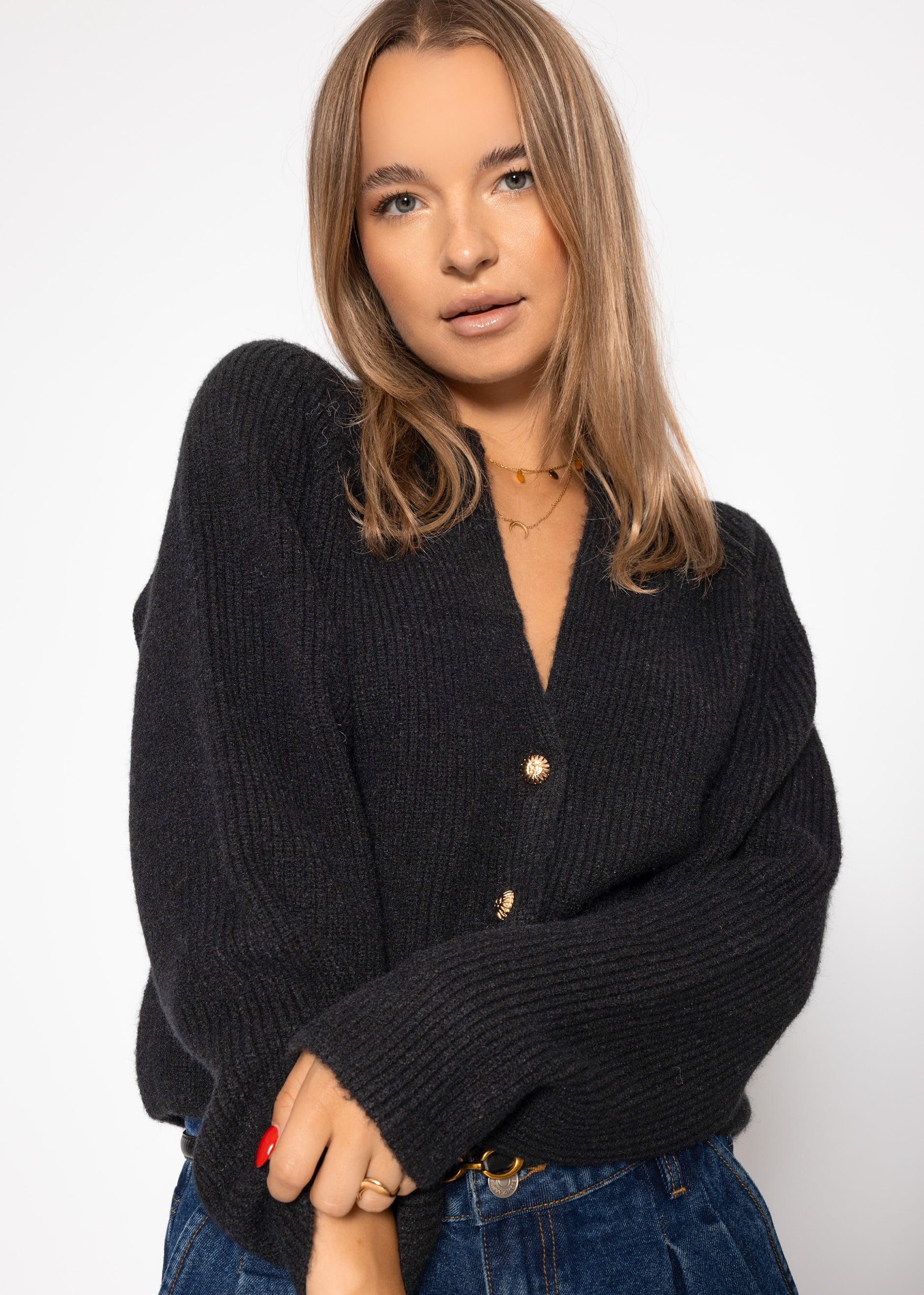 Cardigan mit V-Ausschnitt - schwarz – Bekleidung > Cardigans | FormaLuxe