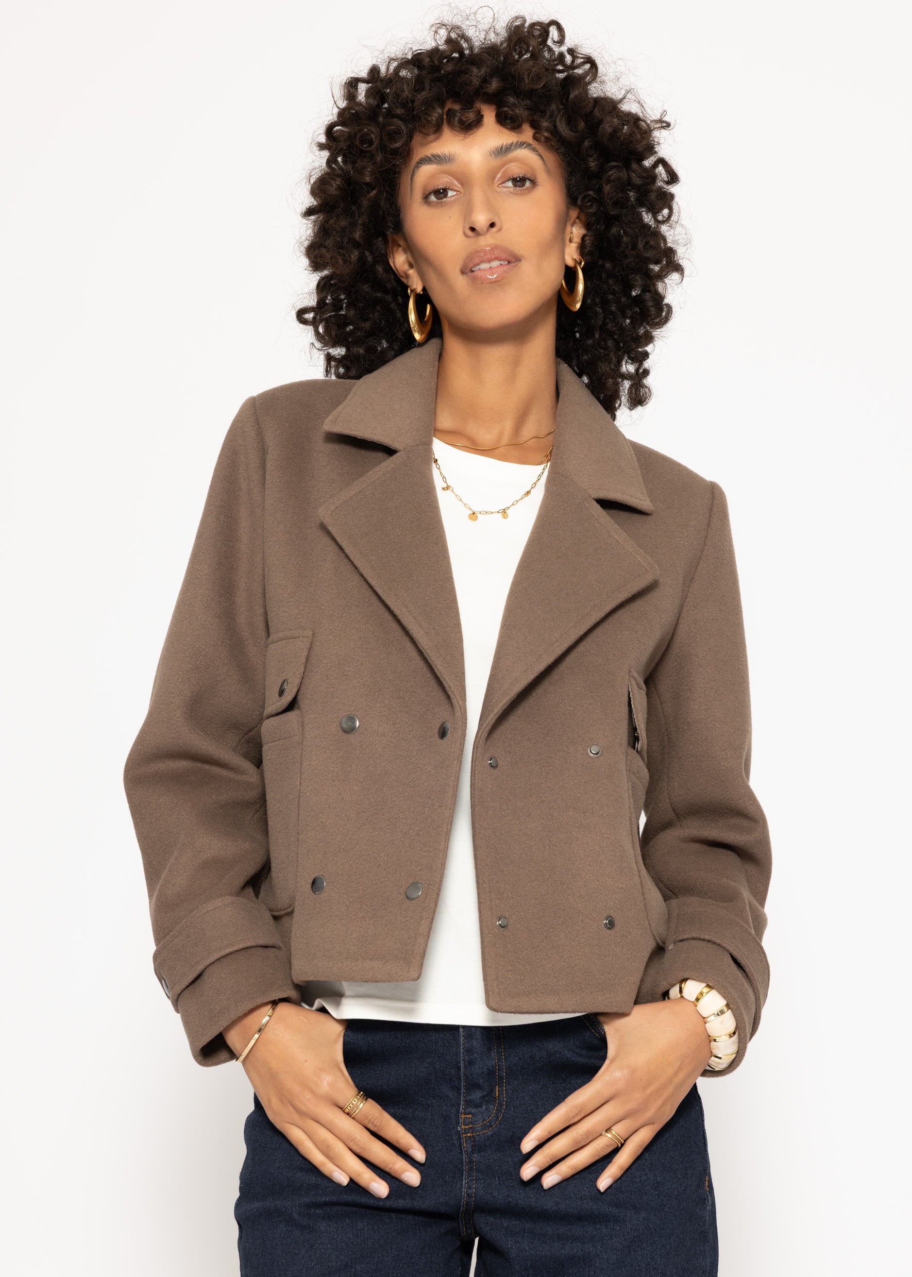 Kurze Jacke mit Reverskragen - taupe – Bekleidung > Jacken | FormaLuxe