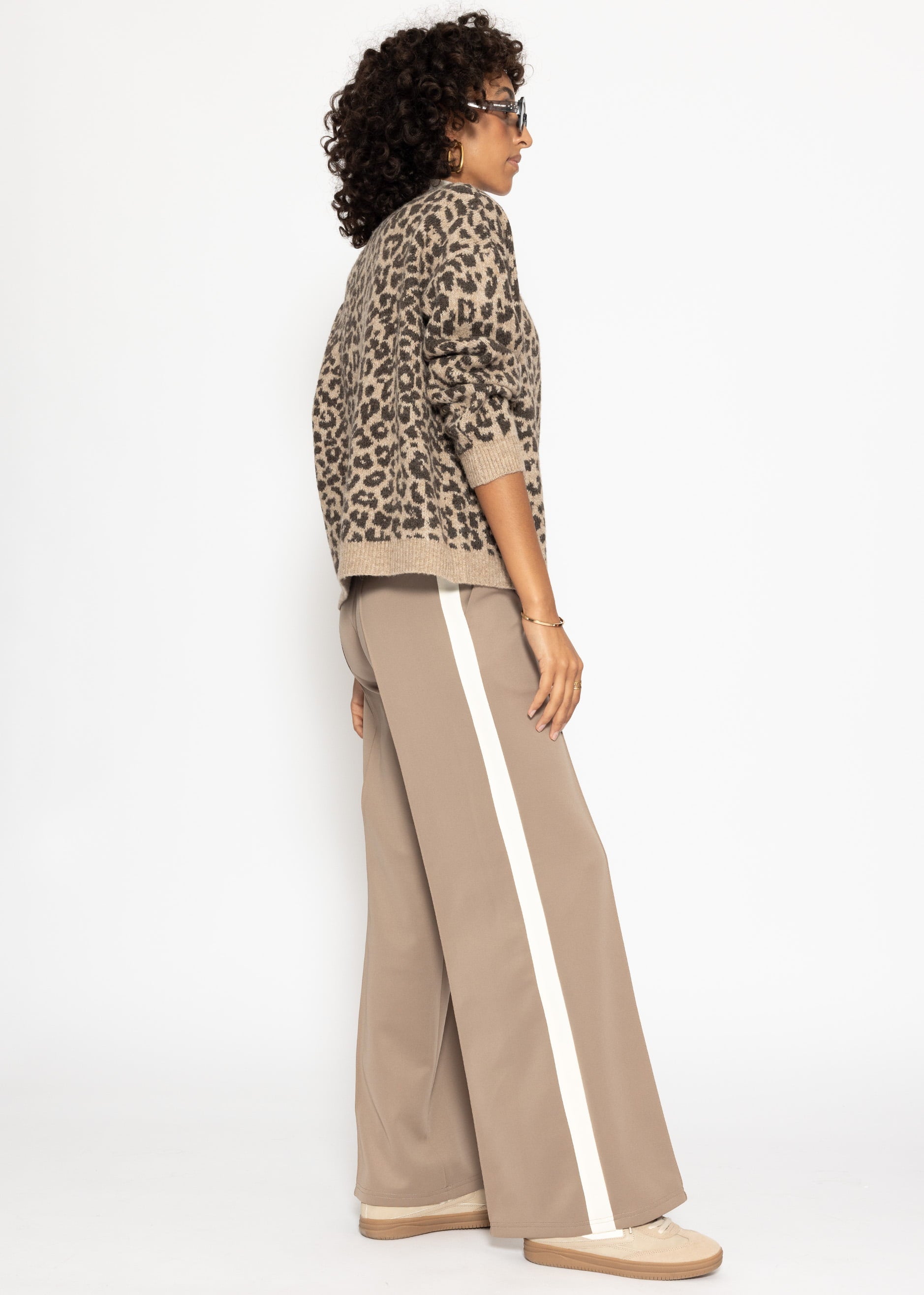 Casual Hose mit weißen Seitenstreifen - taupe – Bekleidung > Hosen | FormaLuxe