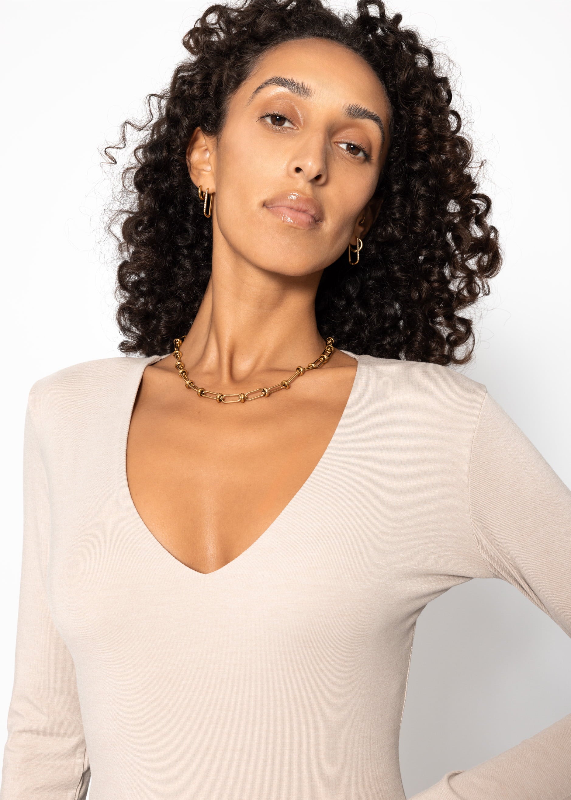 Langarm Body mit V-Ausschnitt - beige – Bekleidung > Bodies | FormaLuxe