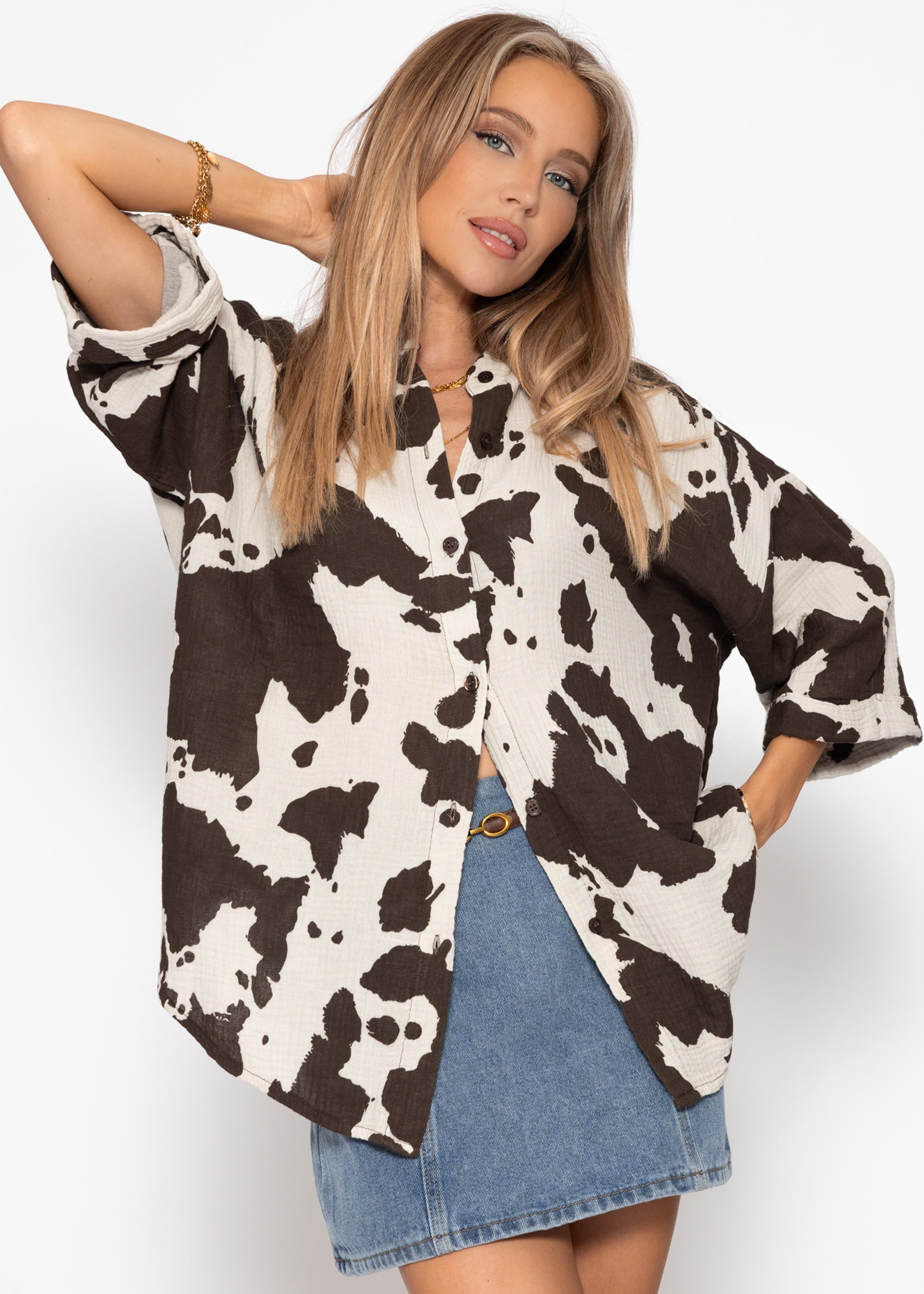 Musselin Bluse mit kurzen Ärmeln in Kuh Print - braun – Bekleidung > Blusen > Musselin | FormaLuxe