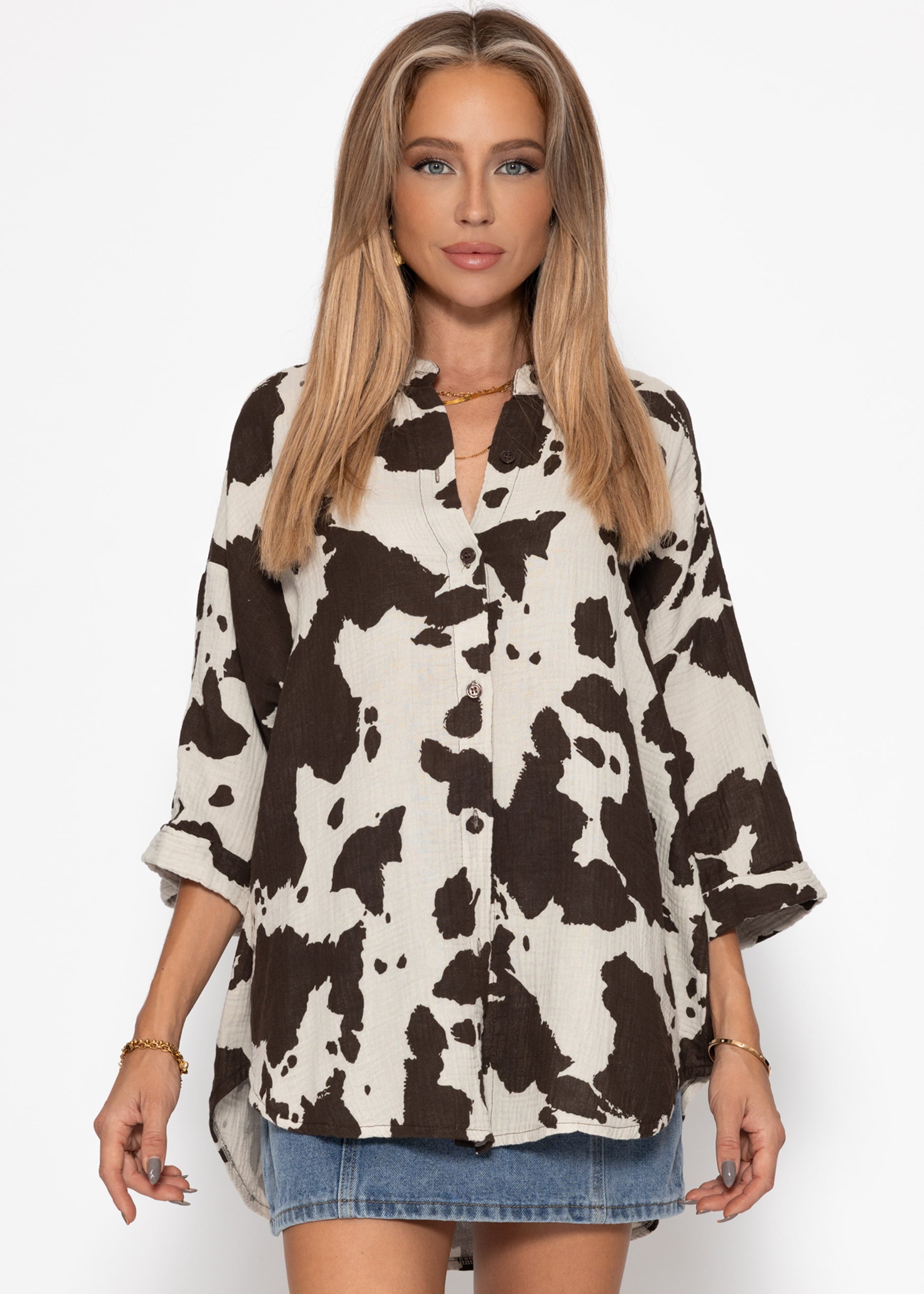 Musselin Bluse mit kurzen Ärmeln in Kuh Print - braun – Bekleidung > Blusen > Musselin | FormaLuxe