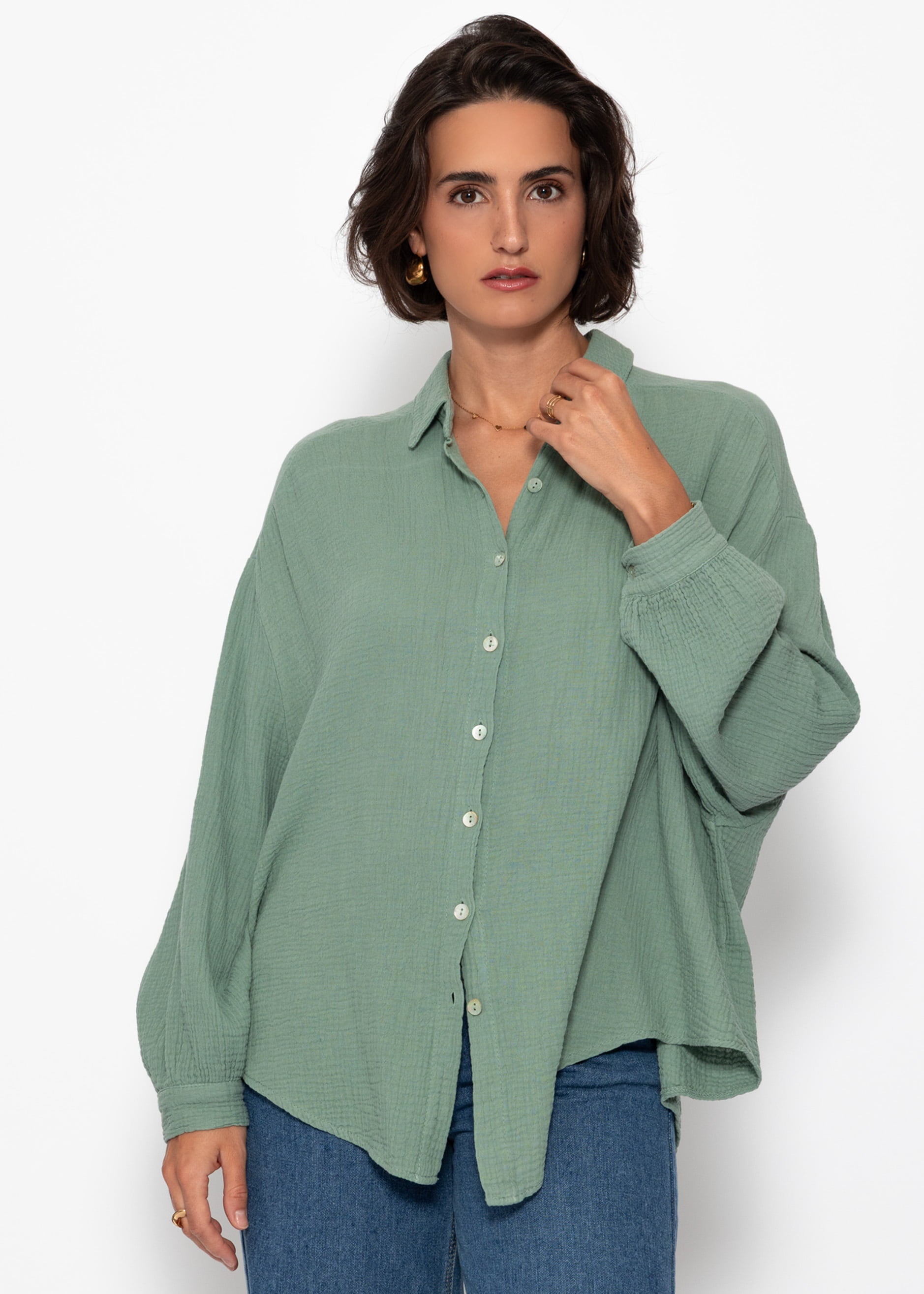 Musselin Bluse oversize, kurz, salbeigrün – Bekleidung > Blusen > Musselin > Oversize | FormaLuxe
