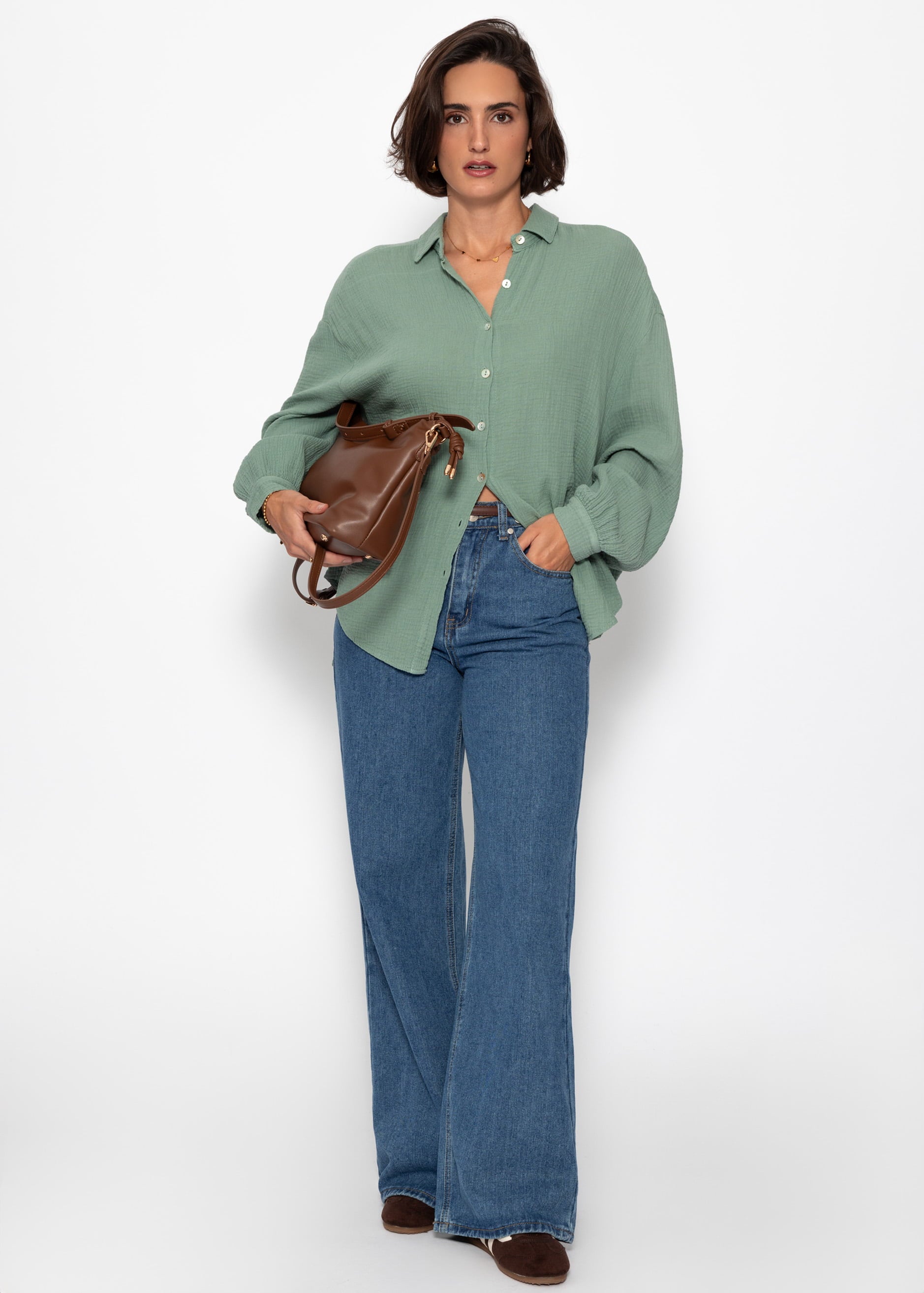 Musselin Bluse oversize, kurz, salbeigrün – Bekleidung > Blusen > Musselin > Oversize | FormaLuxe