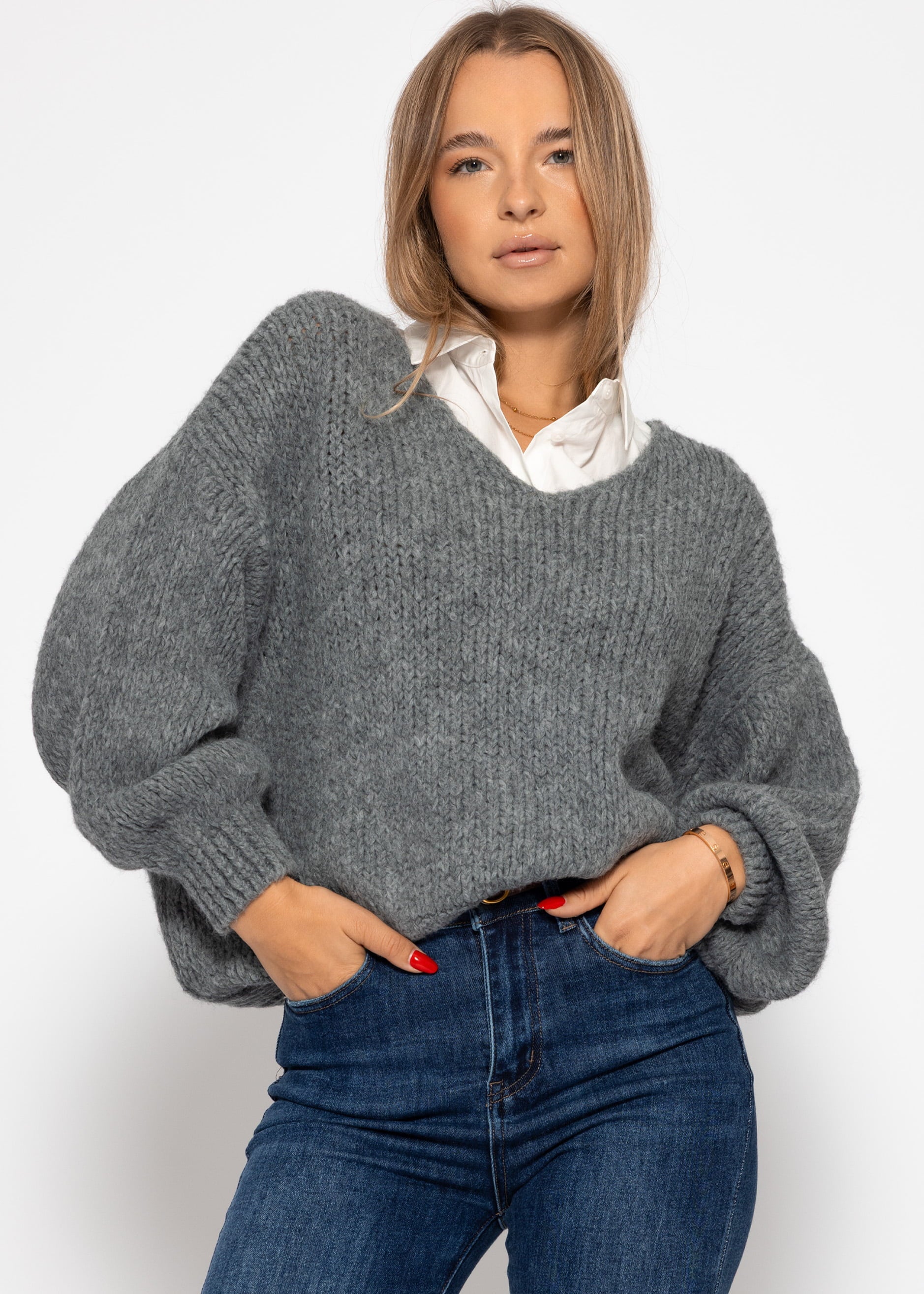 Oversize Pullover mit V-Ausschnitt - dunkelgrau – Bekleidung > Pullover | FormaLuxe