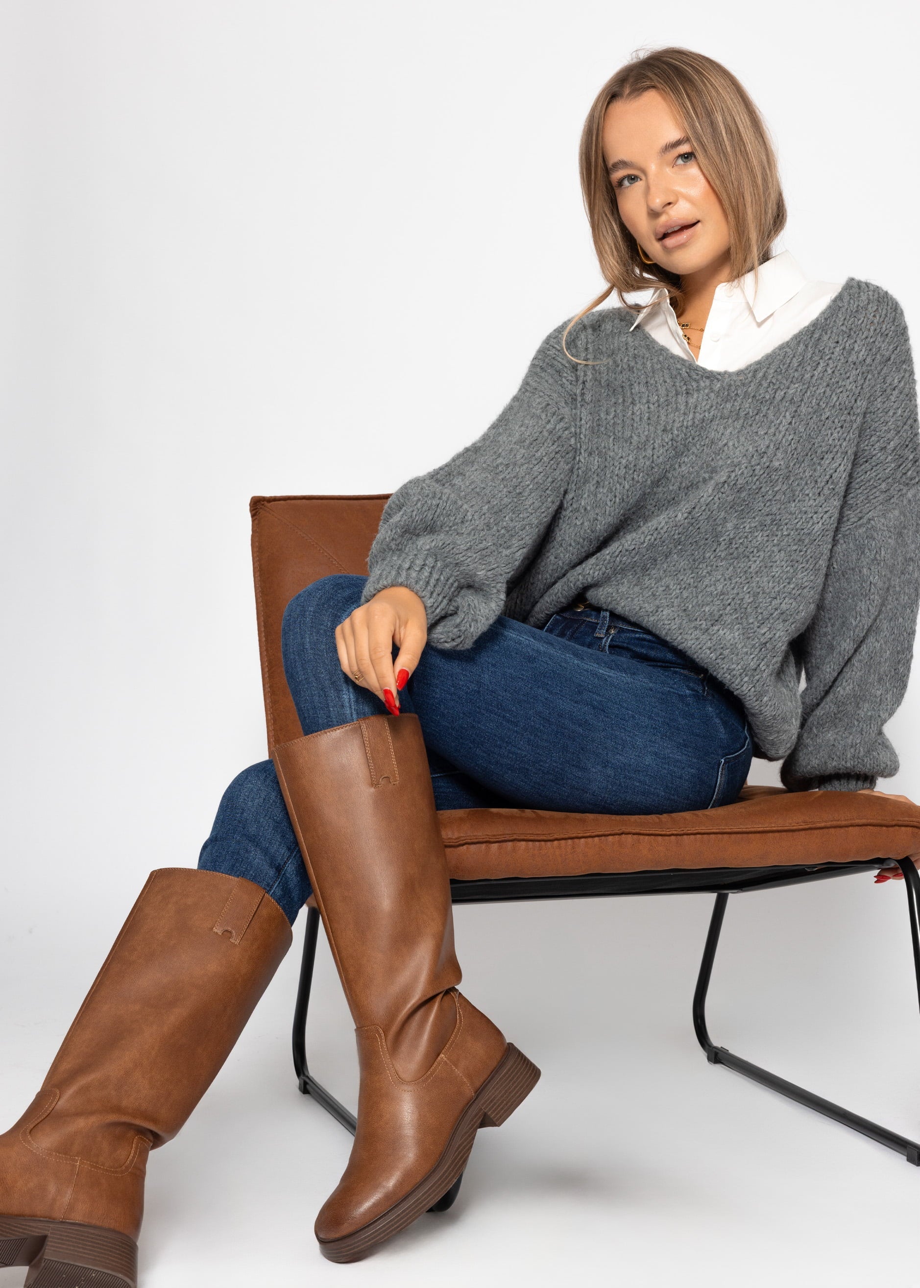 Oversize Pullover mit V-Ausschnitt - dunkelgrau – Bekleidung > Pullover | FormaLuxe