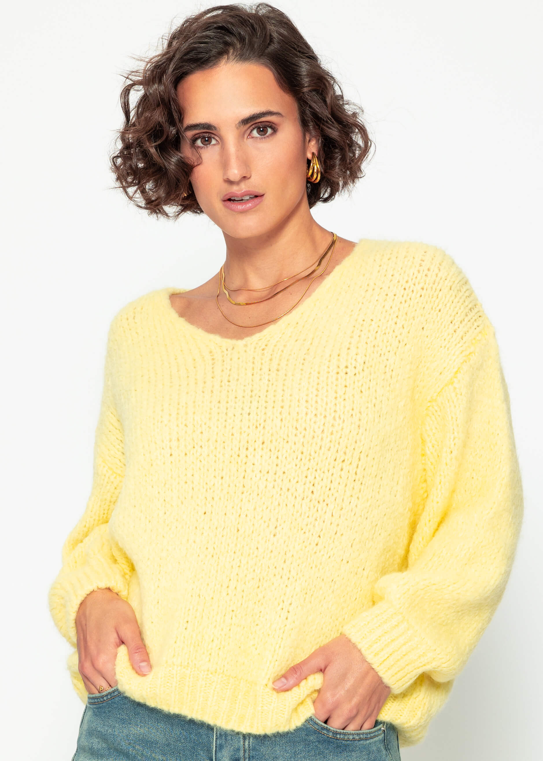 Oversize Pullover mit V-Ausschnitt - gelb – Bekleidung > Pullover | FormaLuxe