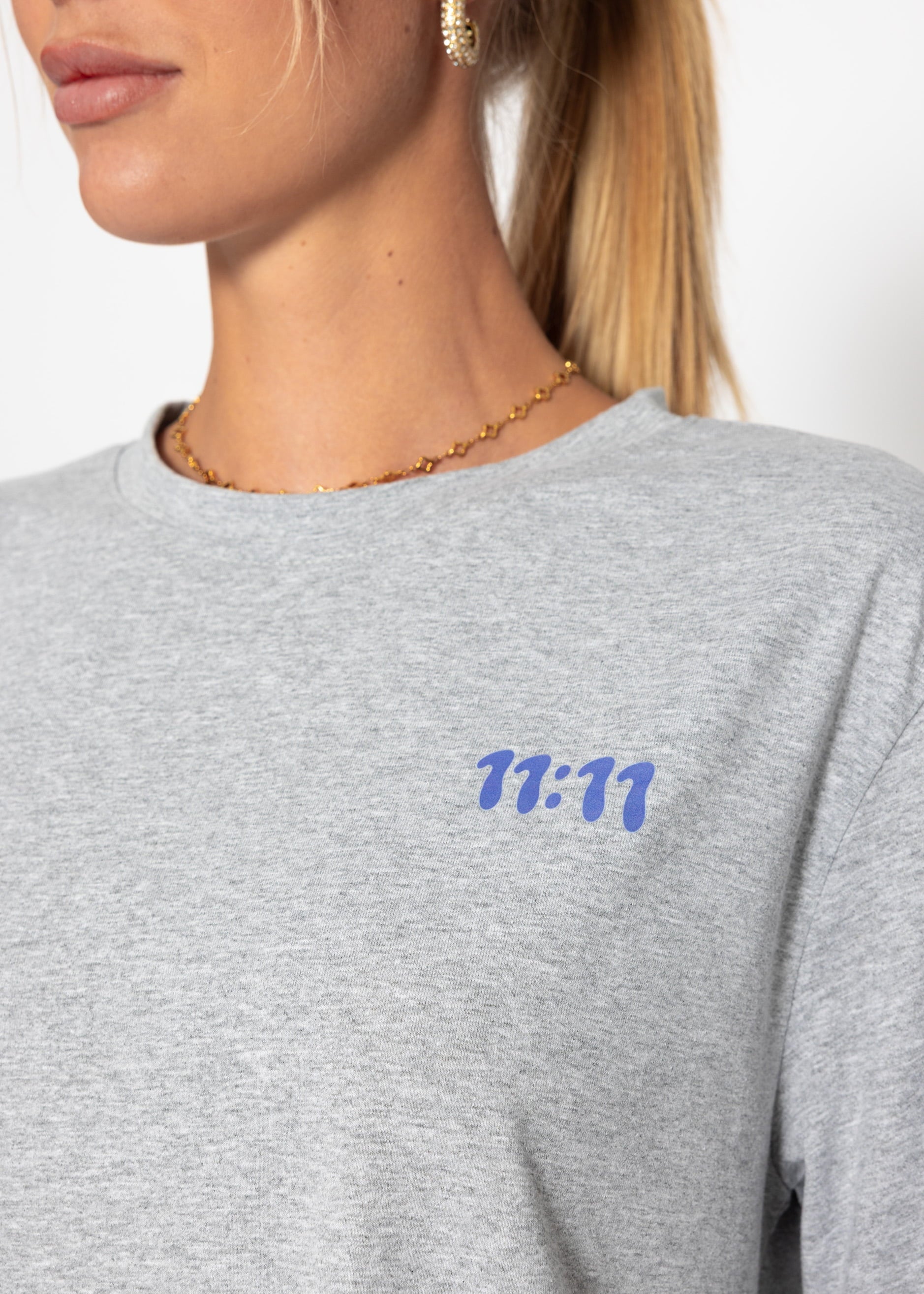 Oversize T-Shirt mit Print - grau – Bekleidung > T-Shirts | FormaLuxe