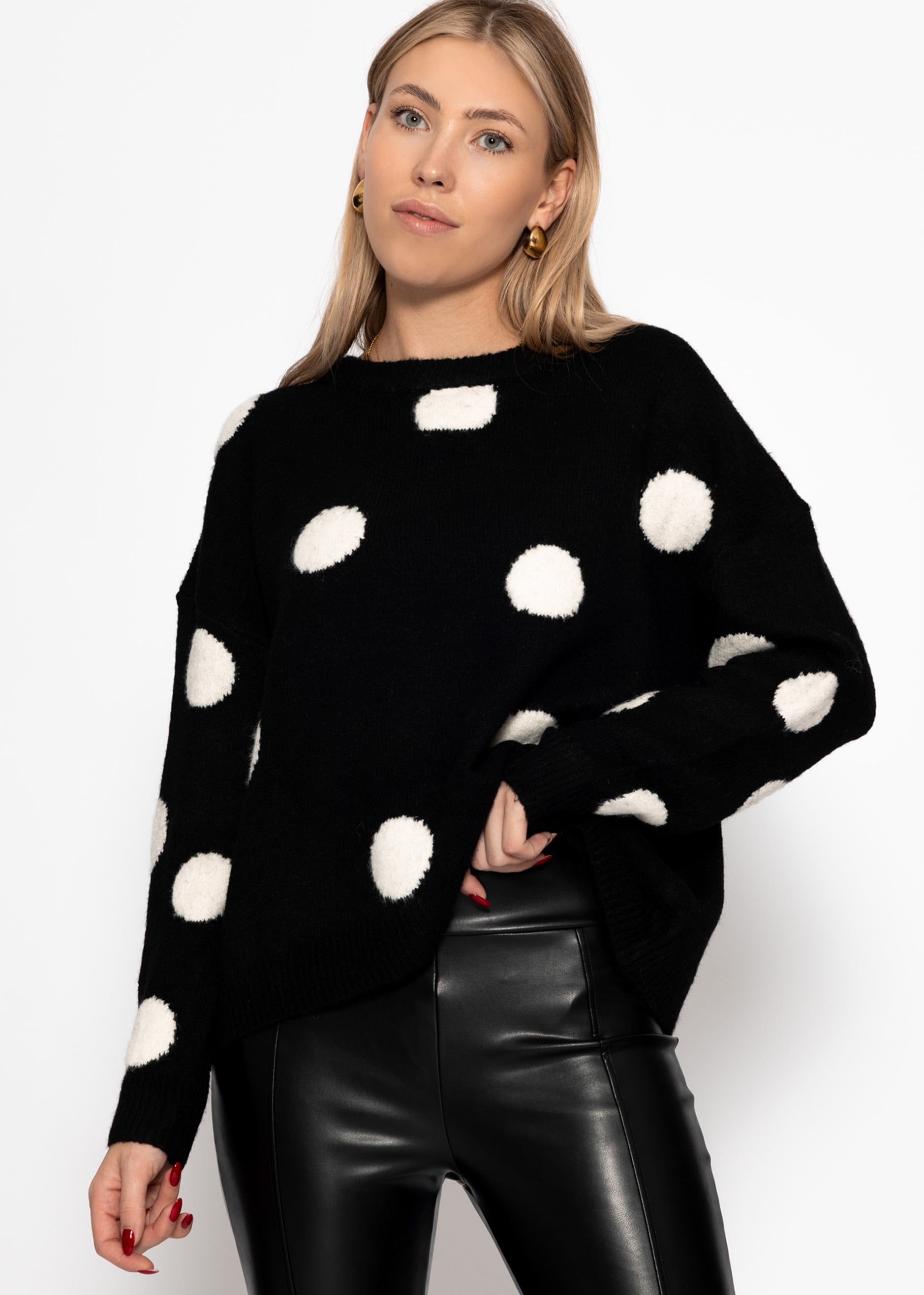 Pullover mit Dots - schwarz – Bekleidung > Pullover | FormaLuxe