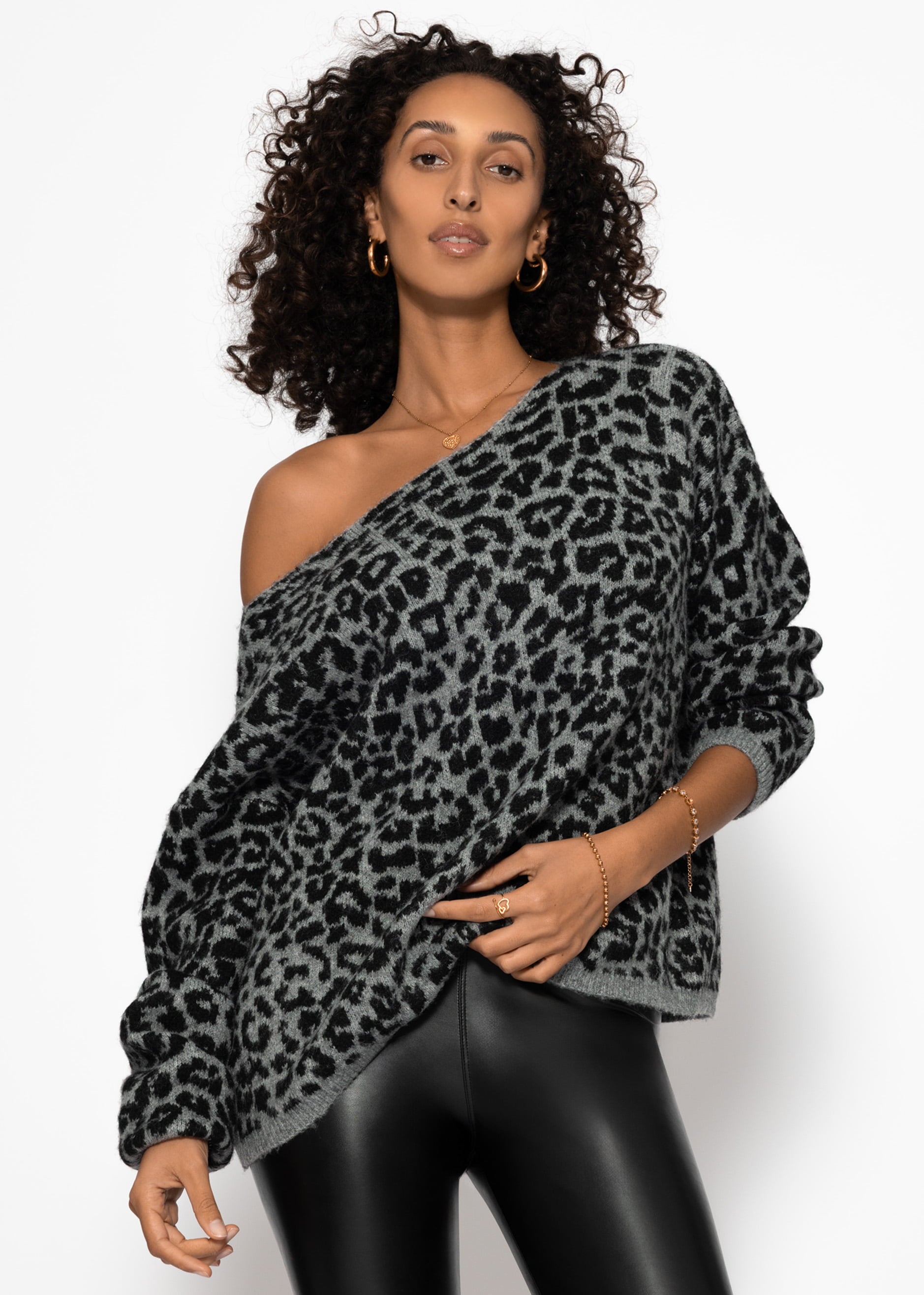 Pullover mit Leo-Muster - hellgrau – Bekleidung > Pullover | FormaLuxe