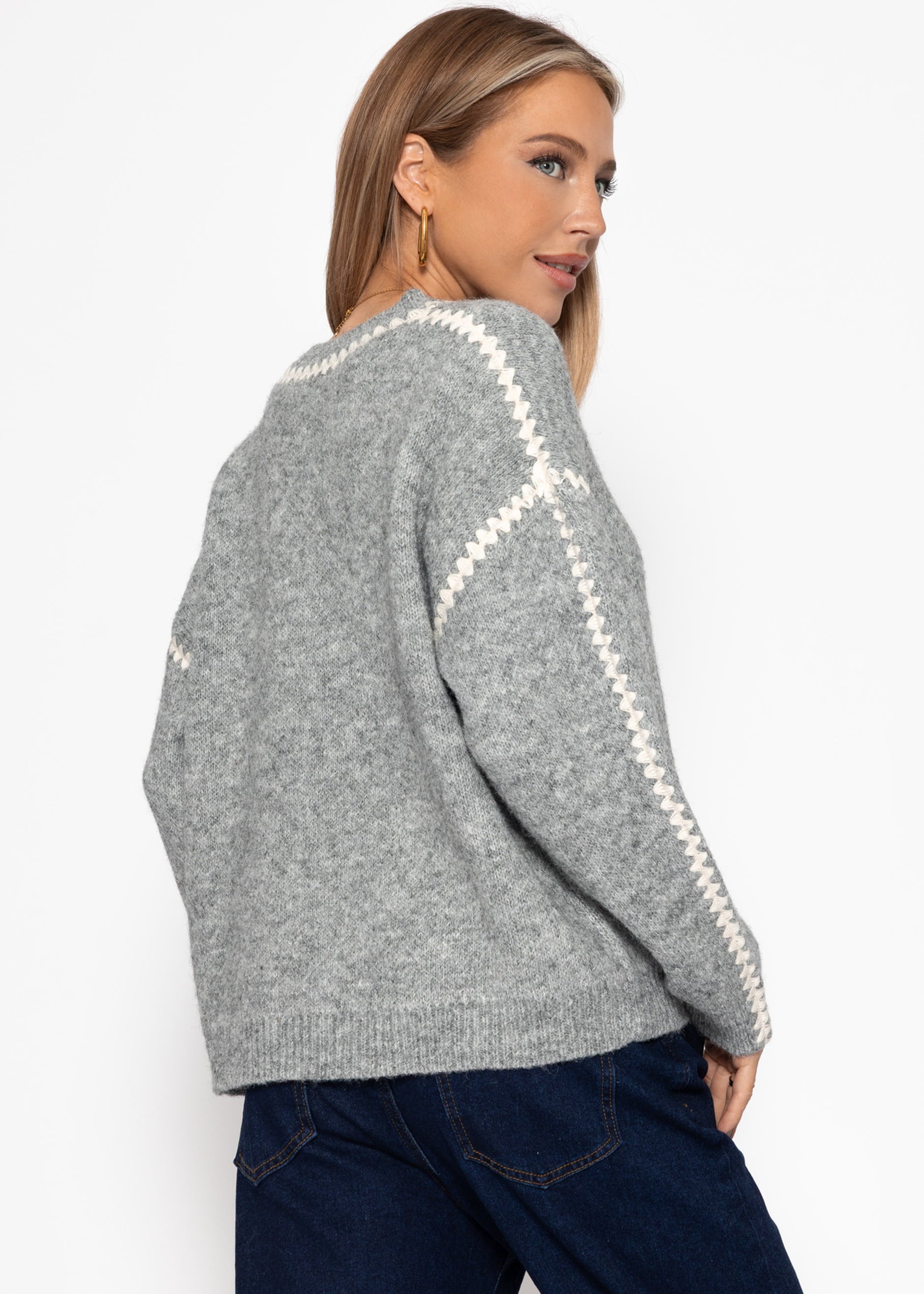 Pullover mit Ziernähten - grau – Bekleidung > Pullover | FormaLuxe