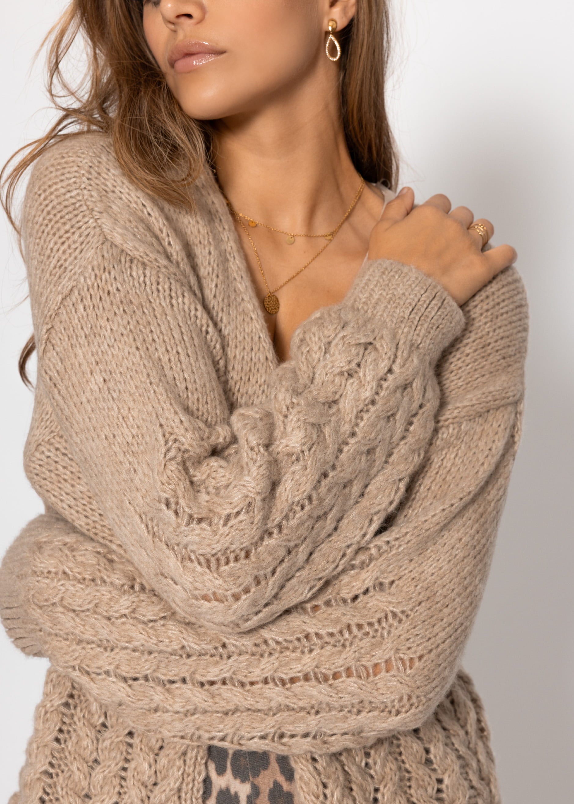 Strickcardigan mit Zopfmuster - beige – Bekleidung > Cardigans | FormaLuxe