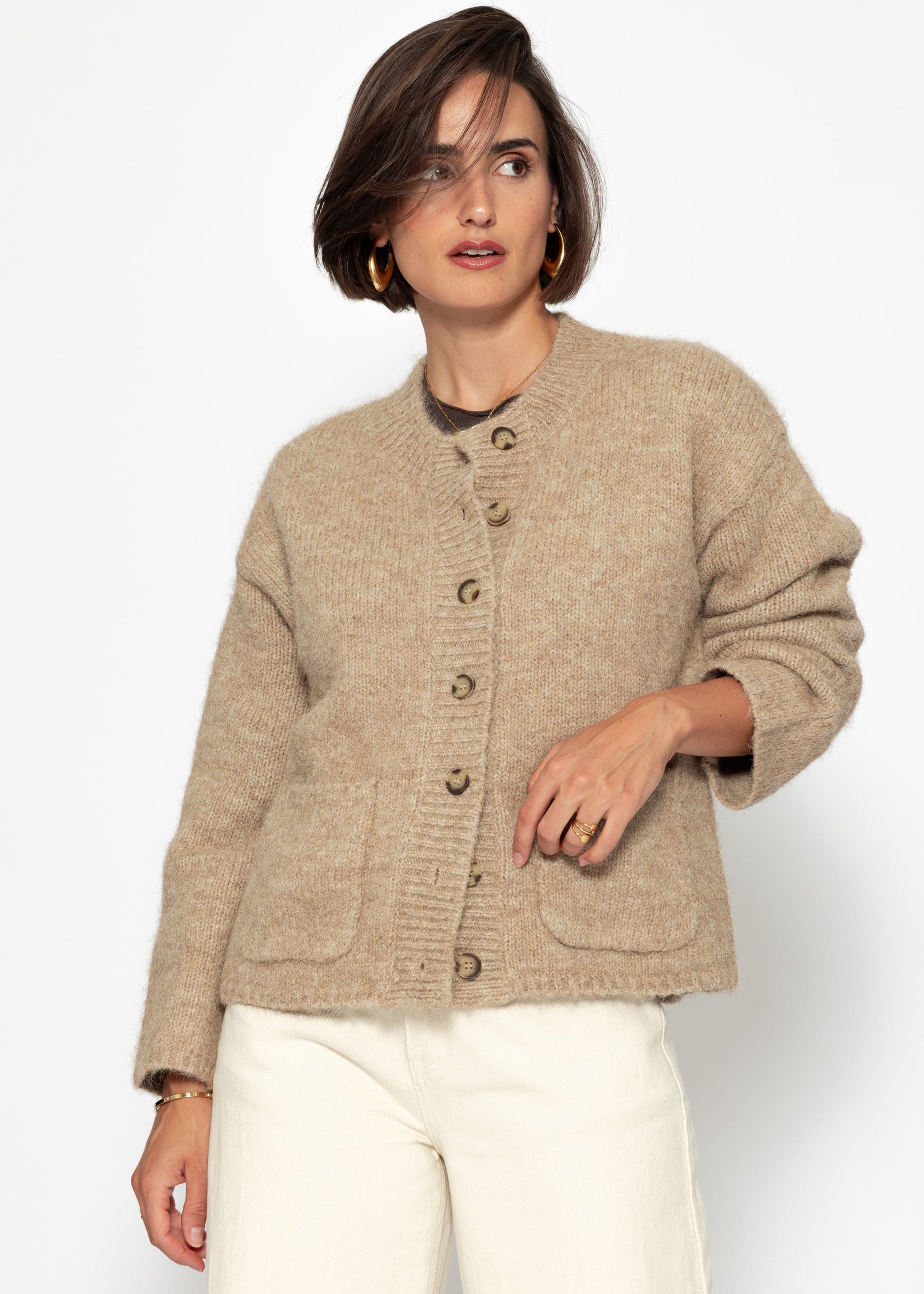 Teiljacke mit Taschen und großer Knopfleiste – beige – Clothing> Cardigans | FormaLuxe