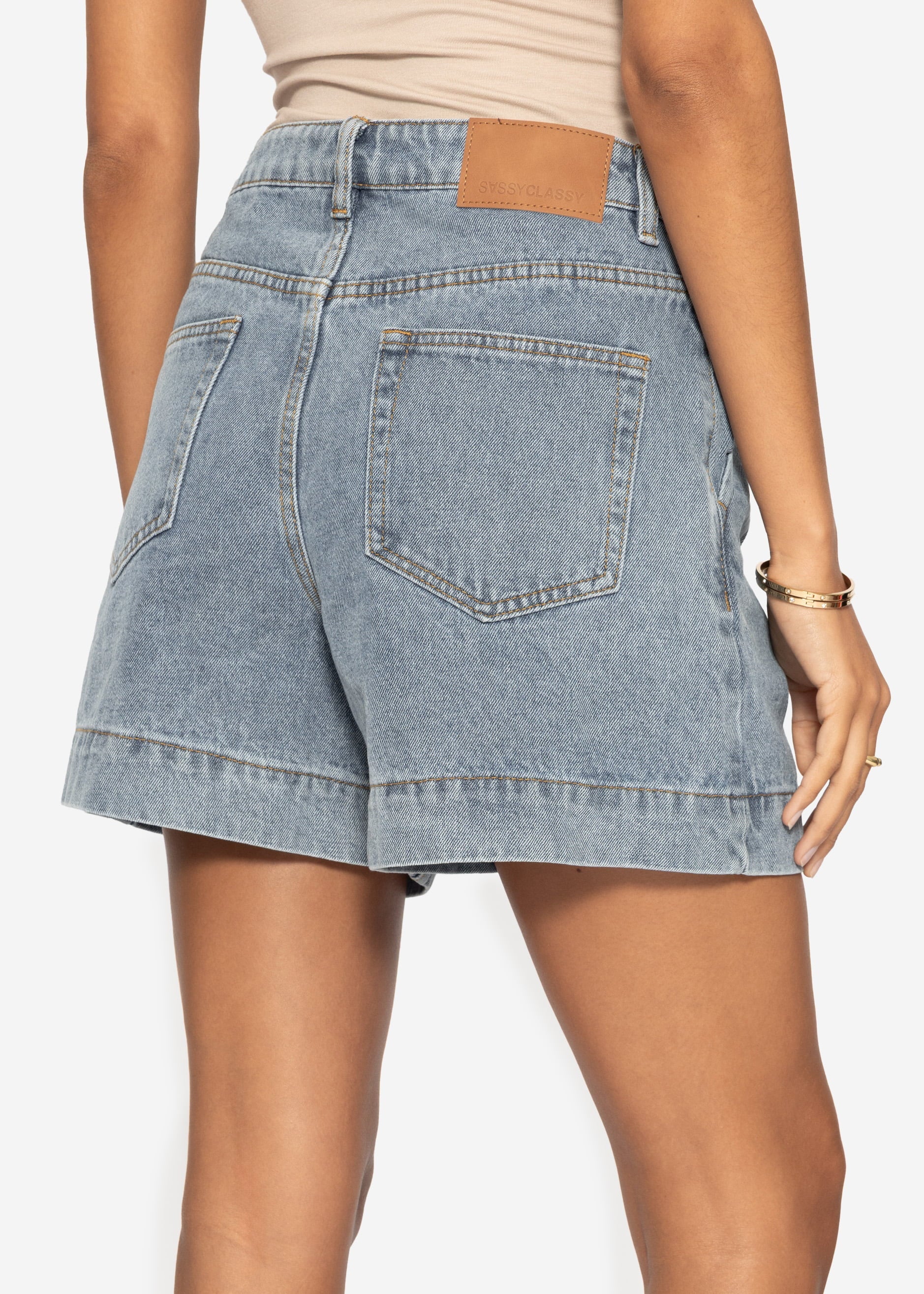 Weite High Waist Jeans Shorts - hellblau – Bekleidung > Shorts | FormaLuxe
