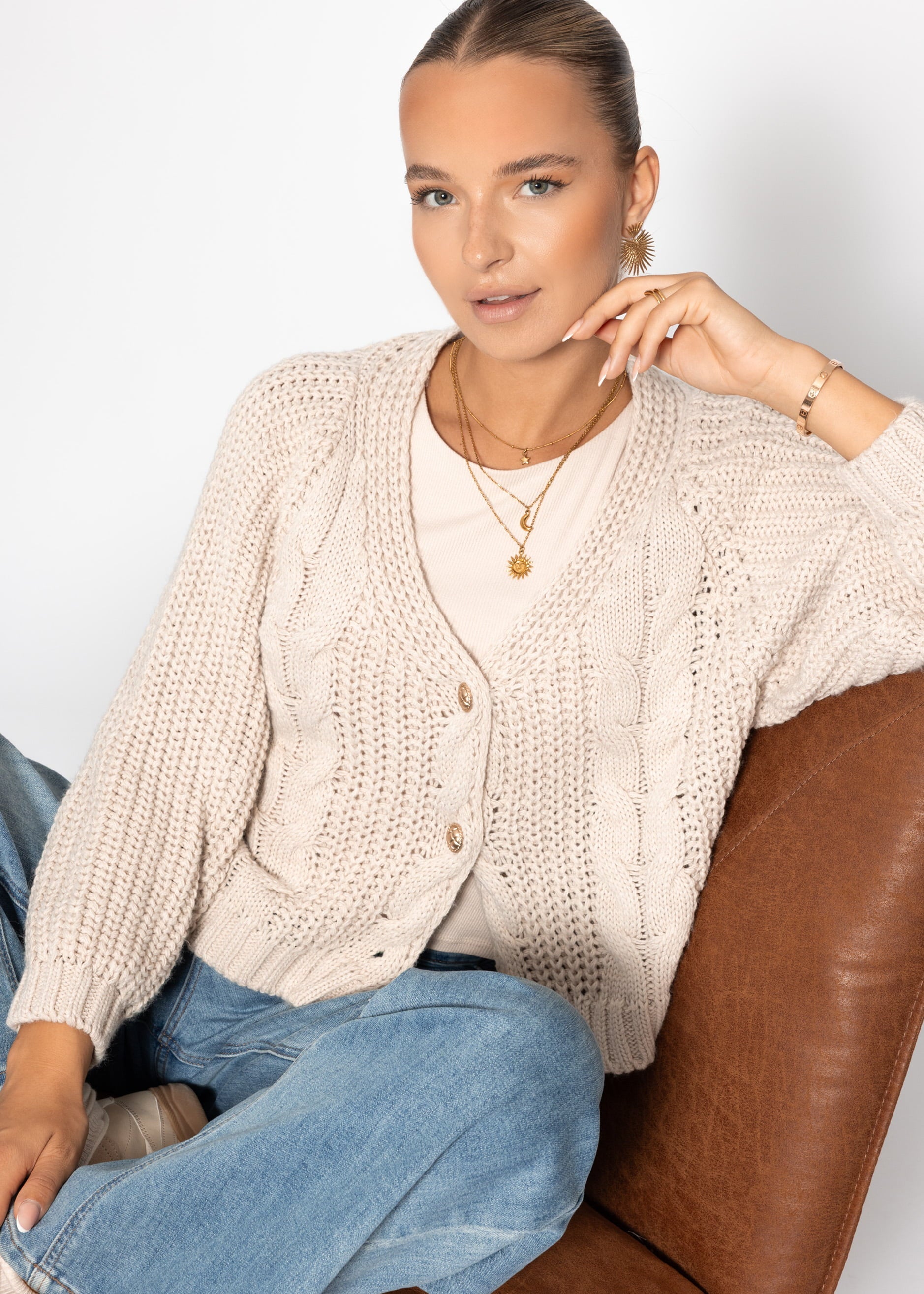 Zopfstrick-Cardigan mit Knopfleiste - beige – Bekleidung > Cardigans | FormaLuxe