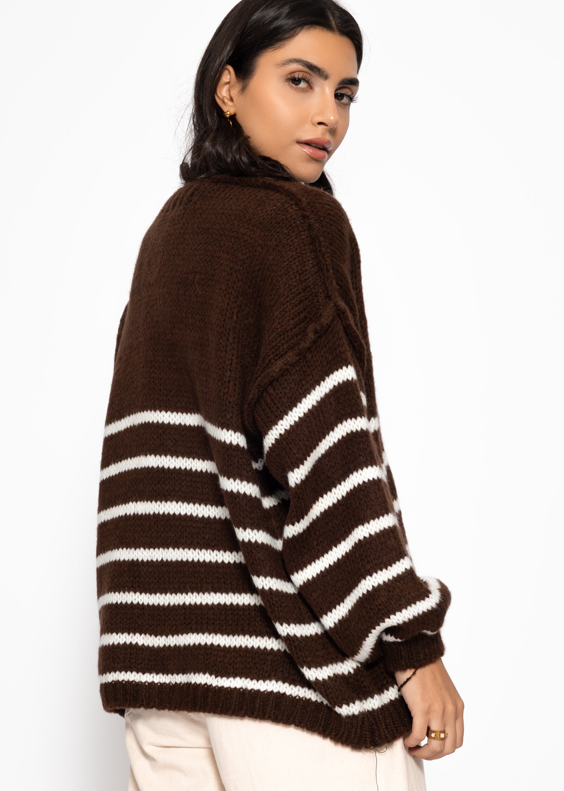 Gestreifter Cardigan mit Außennähten - dunkelbraun – Bekleidung > Cardigans | FormaLuxe