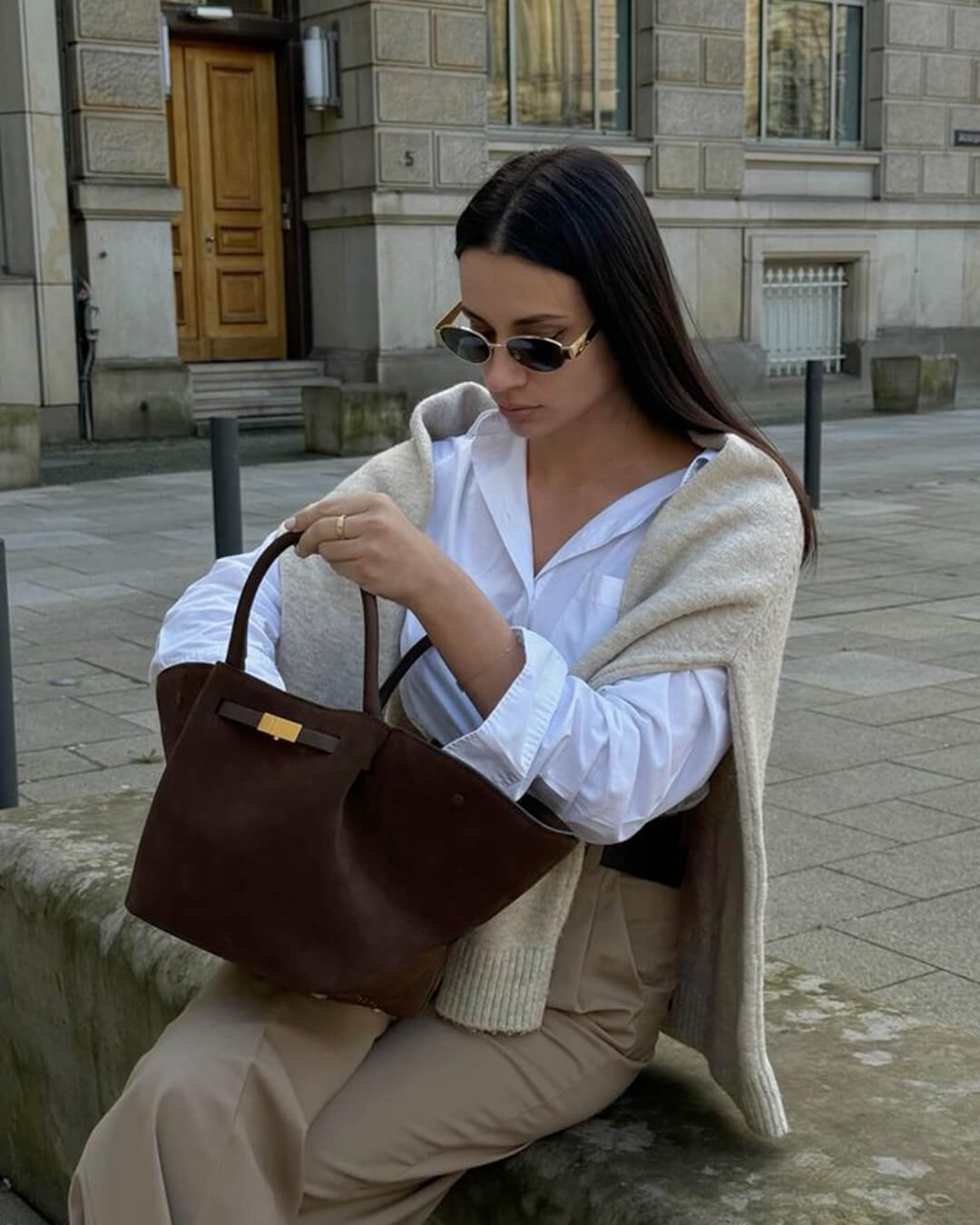 Ava | Suede Handle Bag Dark Brown | FormaLuxe