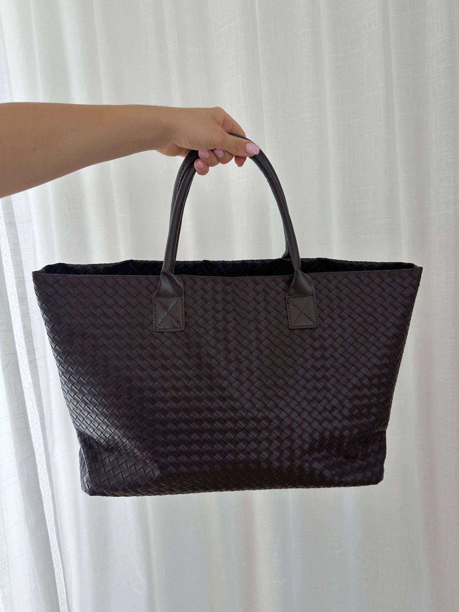Zarina Woven Bag Black | FormaLuxe