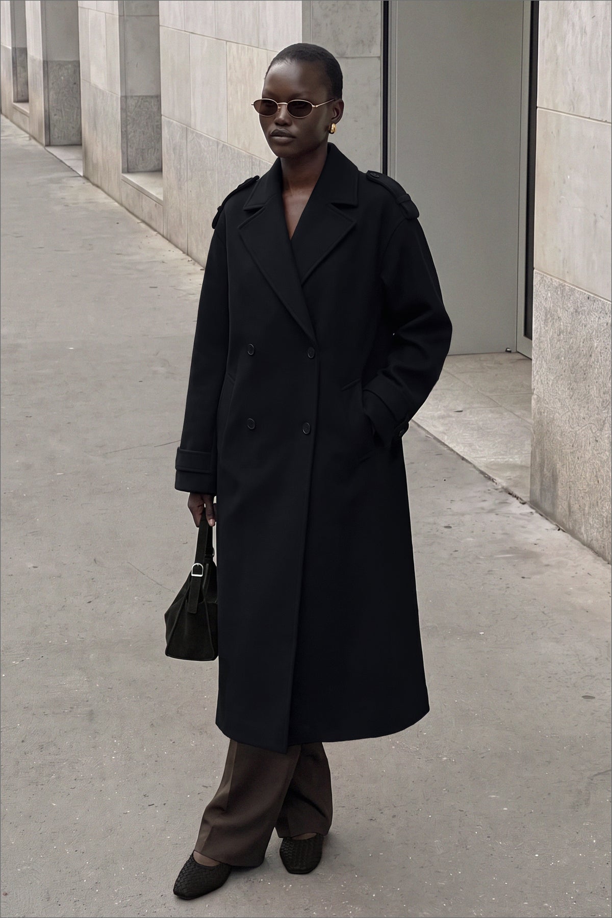 Langer Mantel Damen Frieda in Schwarz – FormaLuxe