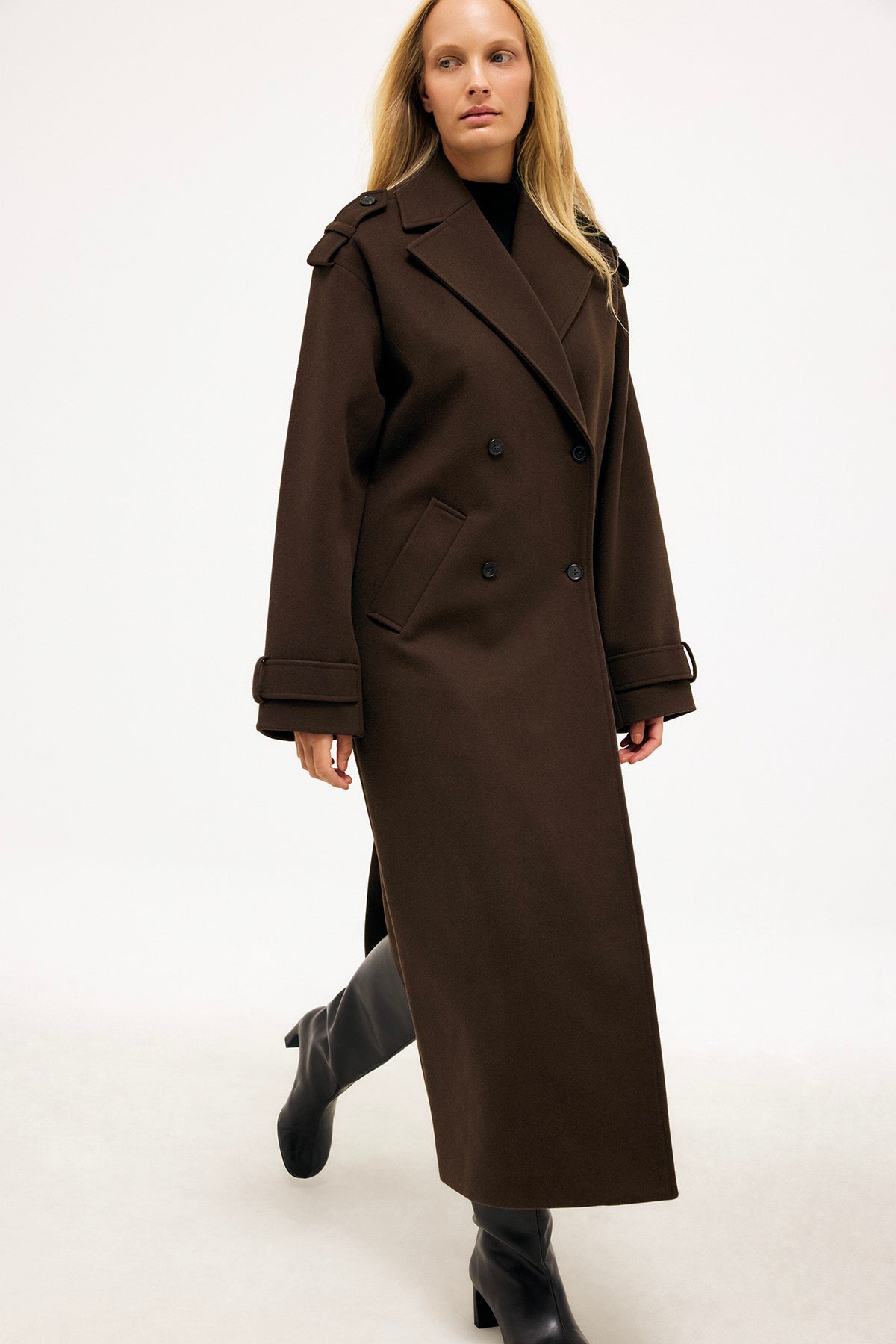 Langer Mantel Damen Frieda in Braun – FormaLuxe